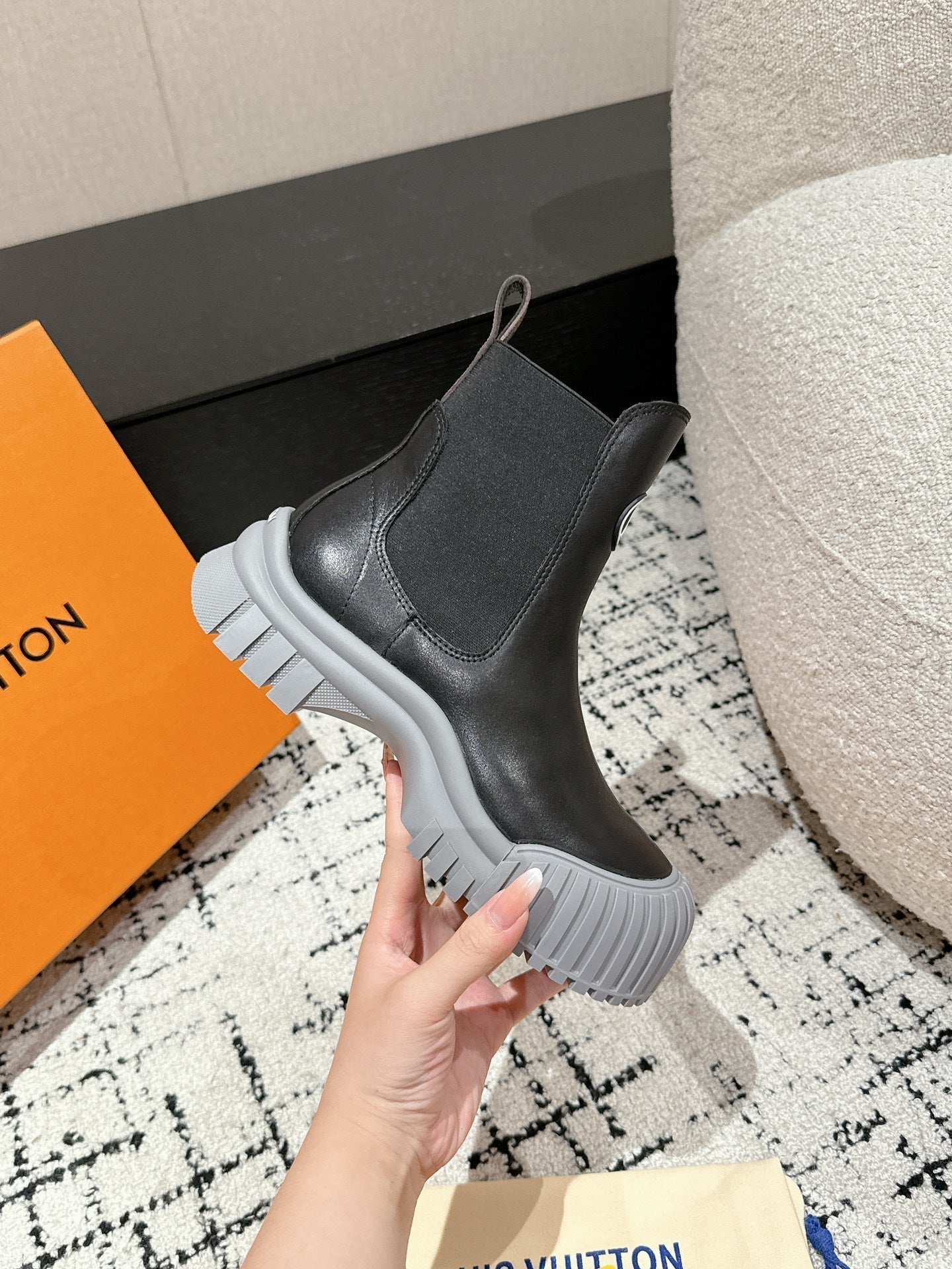 RUBY BOOTS IN BLACK AND CLOUD GRAY CALFSKIN - 35