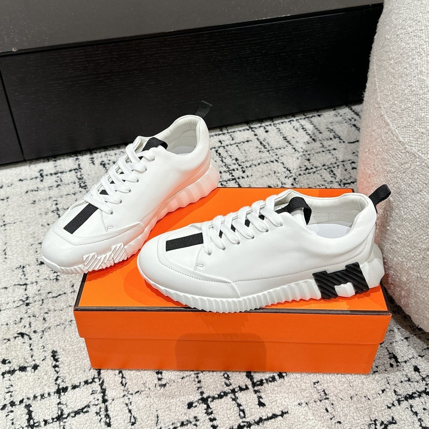 BOUNCING SNEAKER IN WHITE MIX BLACK CALFSKIN - 35