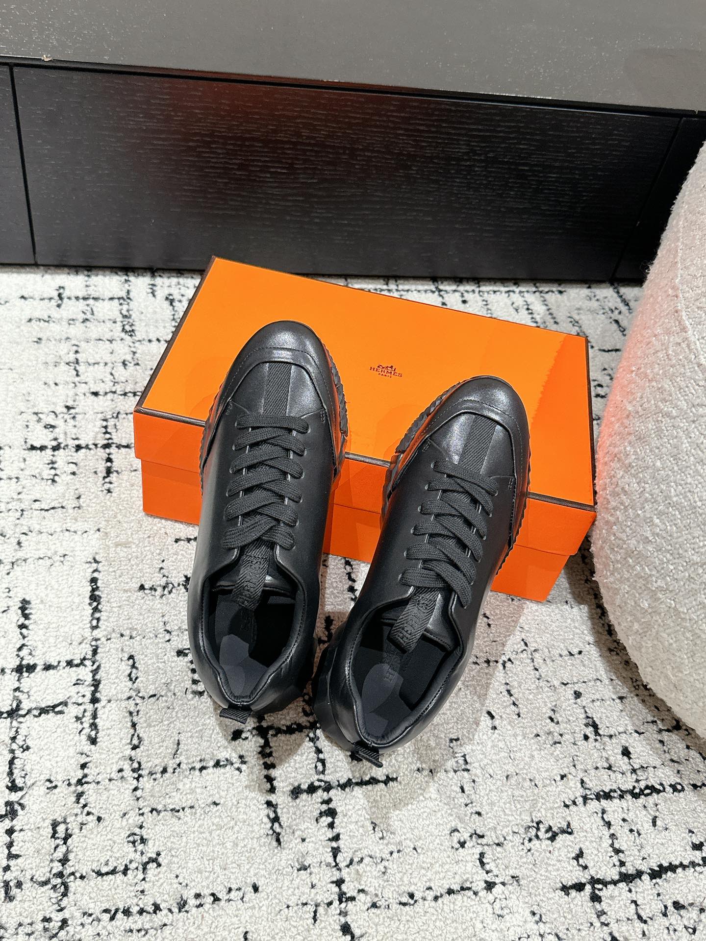 BOUNCING SNEAKER IN FULL BLACK CALFSKIN - 35