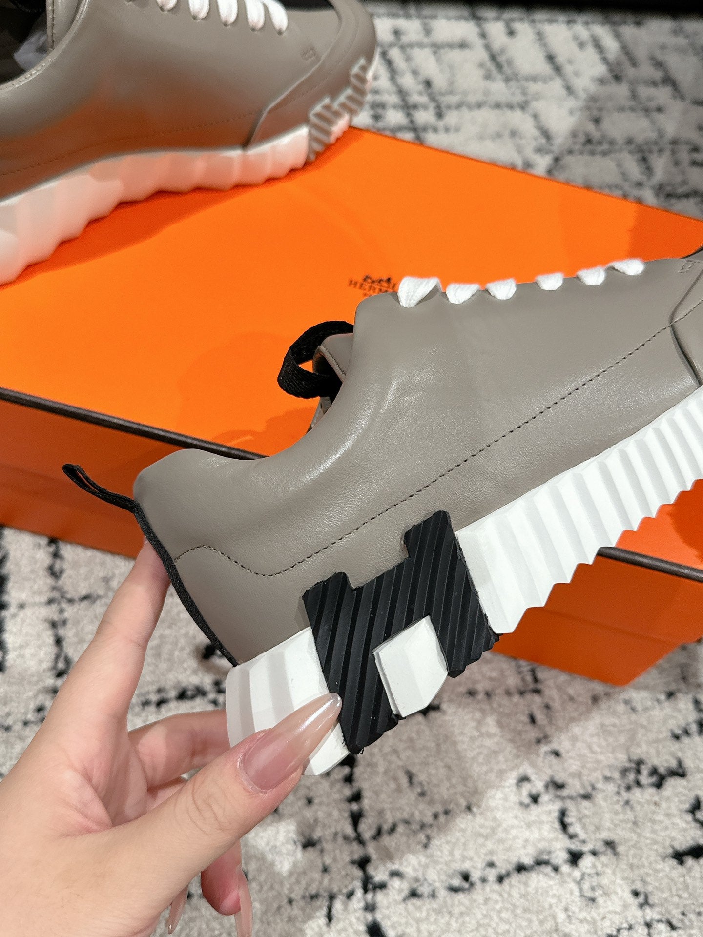 BOUNCING SNEAKER IN KHAKI BEIGE CALFSKIN - 35