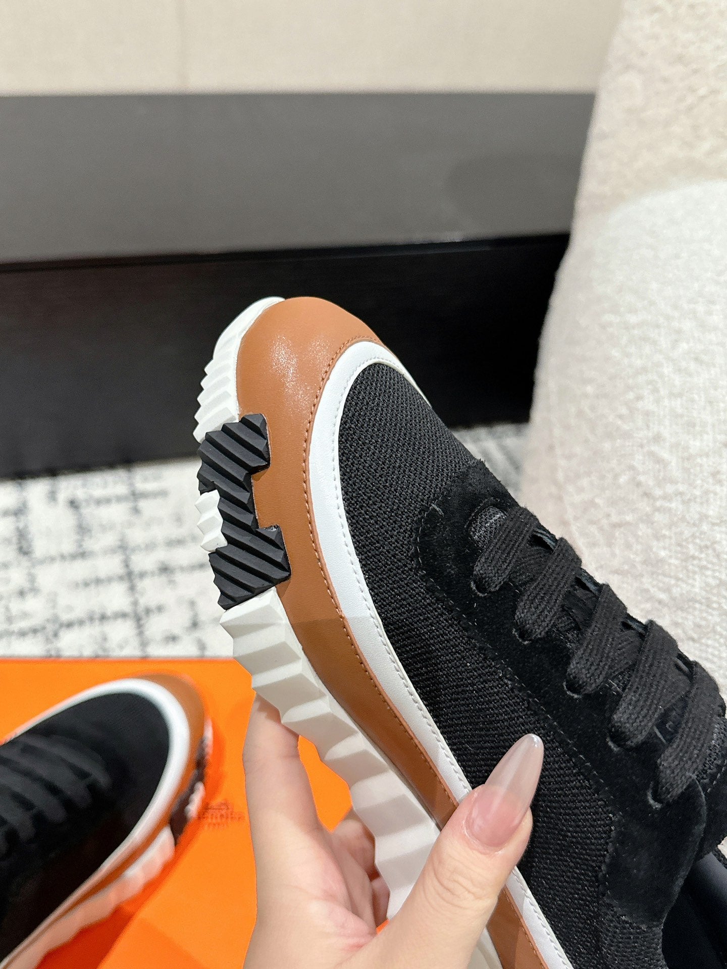 BOUNCING SNEAKER IN BRONZE BROWN CALFSKIN AND BLACK FABRIC - 35