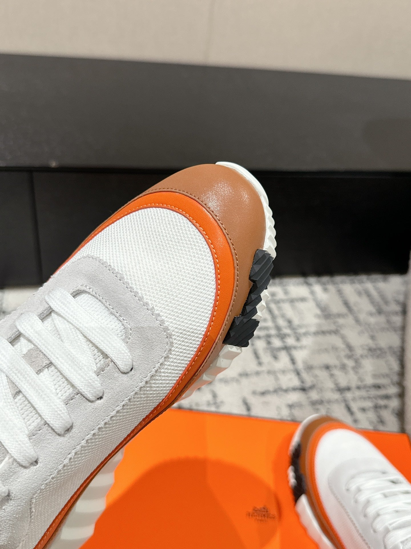 BOUNCING SNEAKER IN BRONZE BROWN CALFSKIN AND WHITE FABRIC - 35