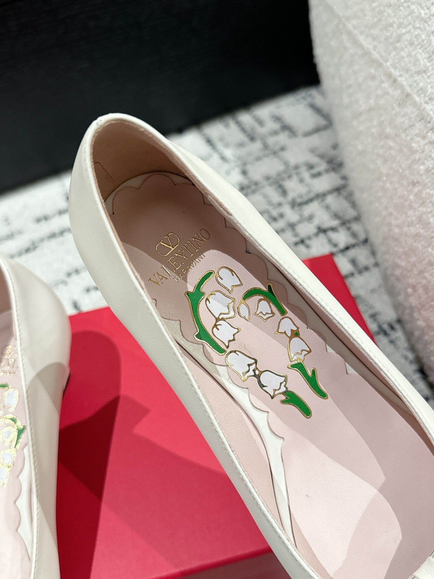 VLTN HIGH HEEL 25S 40 MM IN CREAM WHITE CALFSKIN WITH BOW - 35