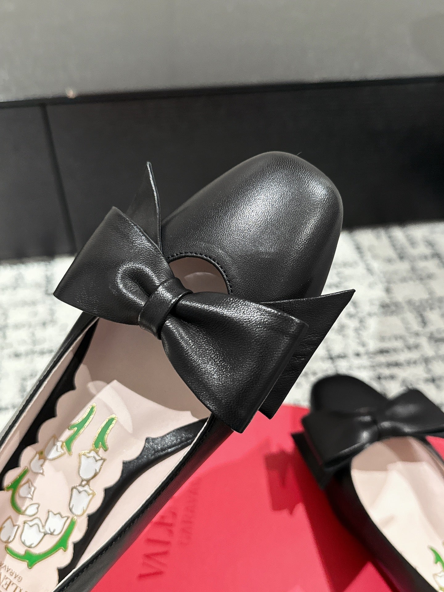 VLTN HIGH HEEL 25S 40 MM IN BLACK CALFSKIN WITH BOW - 35