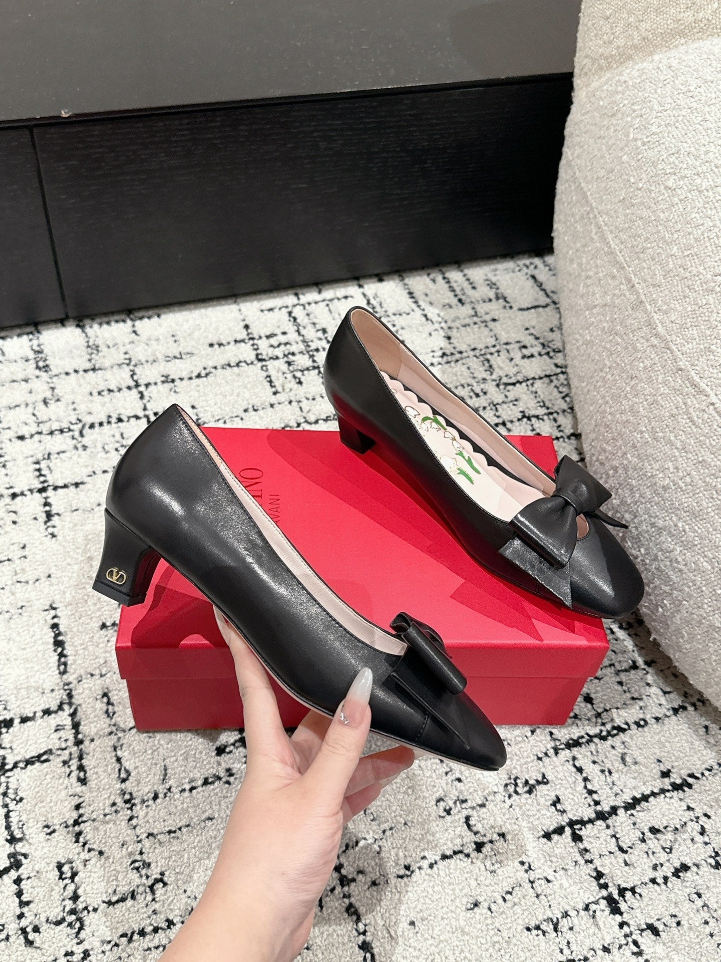 VLTN HIGH HEEL 25S 40 MM IN BLACK CALFSKIN WITH BOW - 35
