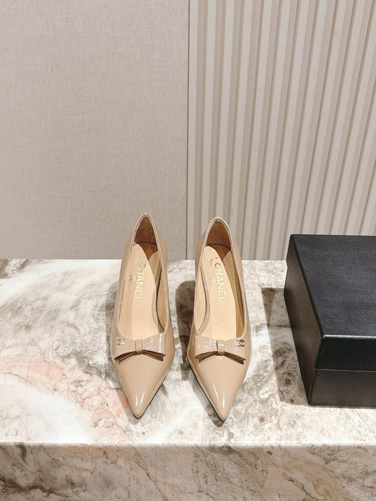 CC HIGH HEEL PUMPS 25S IN BEIGE LAMBSKIN WITH BOW ATTACHED - 35