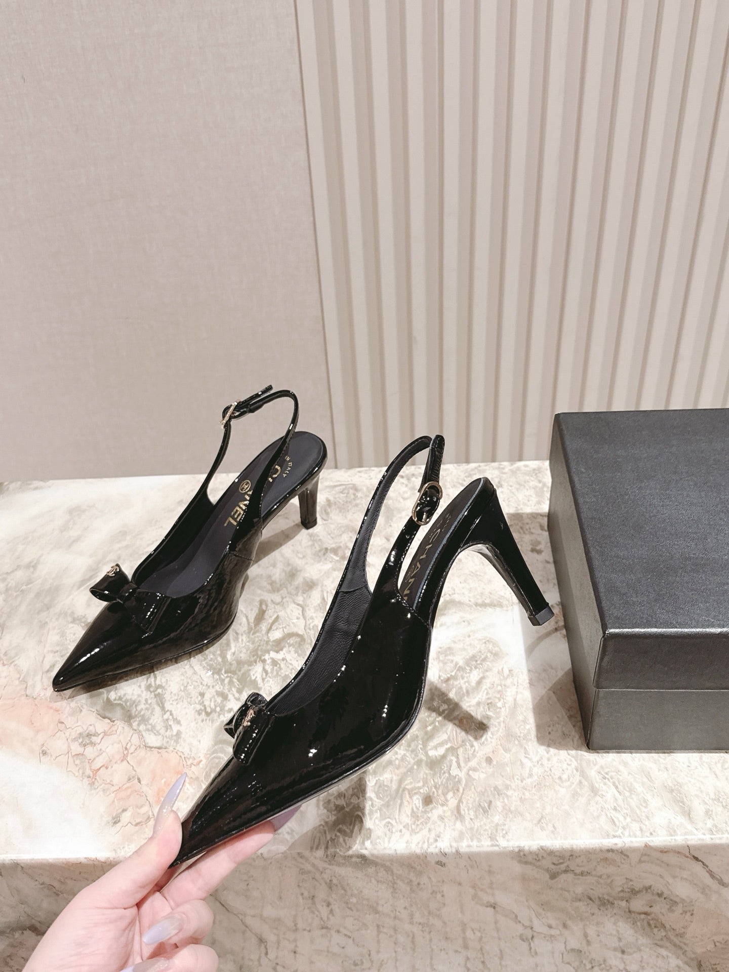 CC HIGH SLINGBACK IN BLACK LAMBSKIN WITH BOW ATTACHED - 35