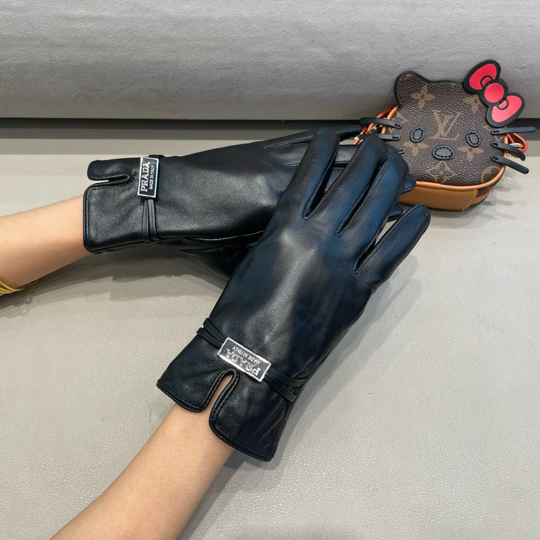 TOUCHSCREEN GLOVES IN BLACK SHEEPSKIN 391498 - M