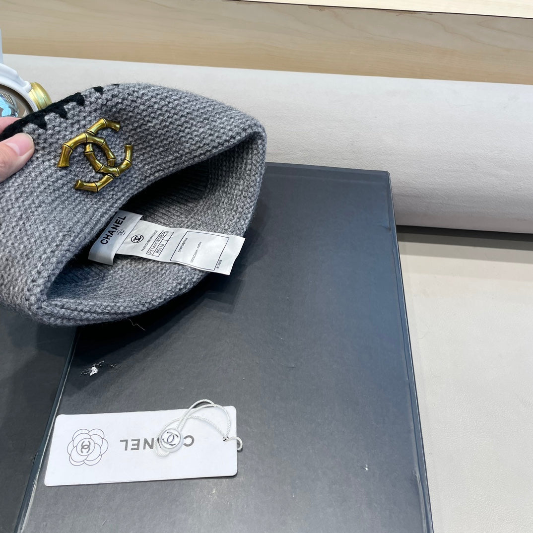 BEANIE HAT IN COAL GRAY WOOL 419780