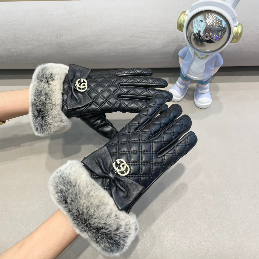 GLOVES WITH BOW IN BLACK LAMBSKIN AND RABBIT FUR 432556 - M