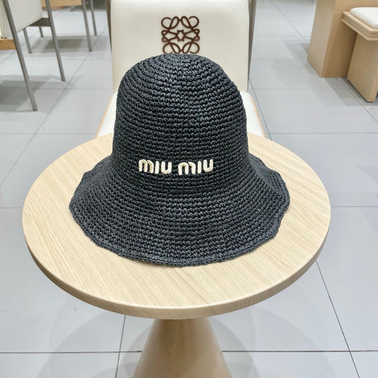 СТИЛЬ КАПЕЛЮХА-ВІДРА MIUMIU З РАФІЇ 71