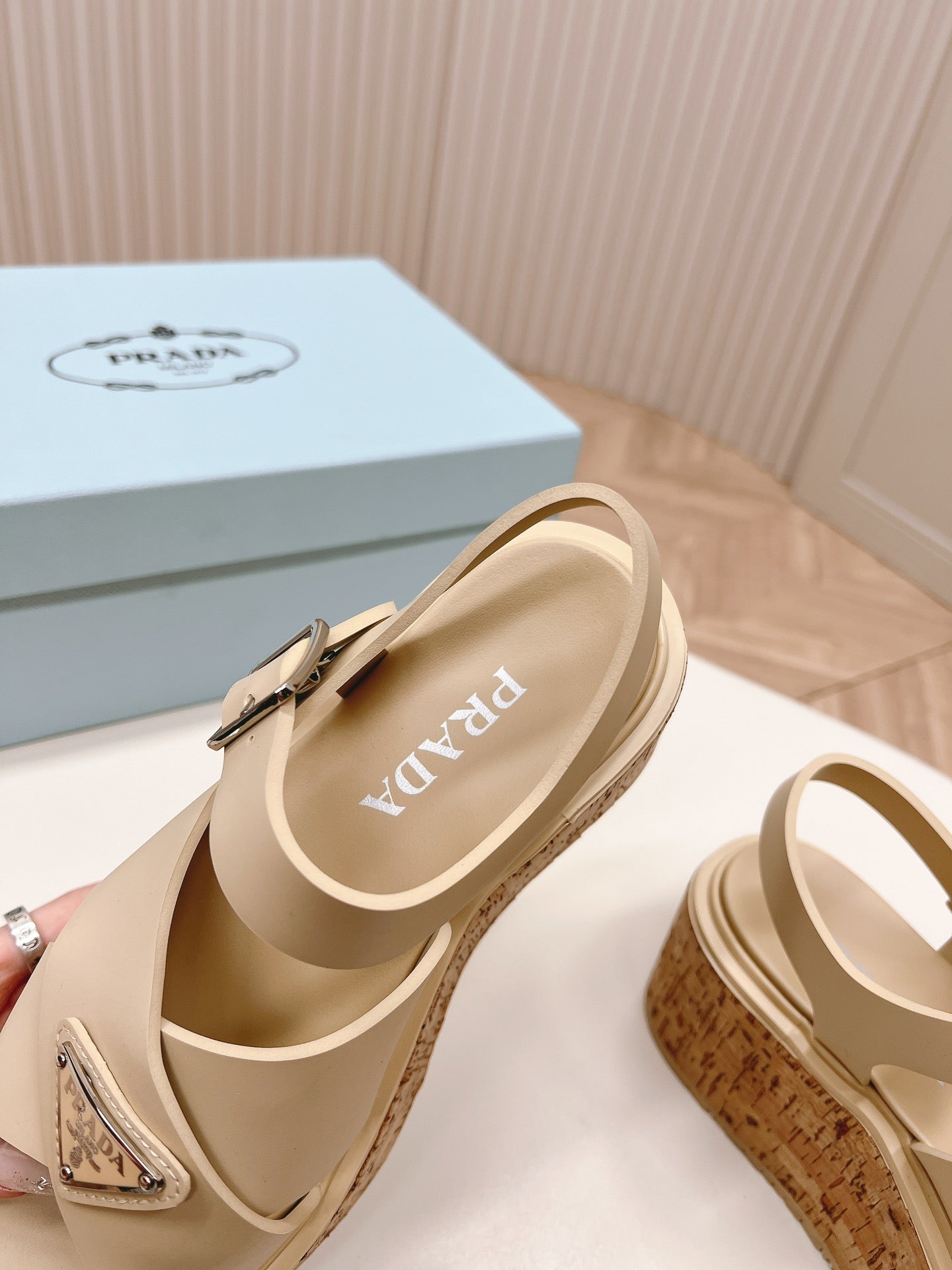 PRA WEDGE PLATFORM SANDALS BEIGE CALFSKIN - 35