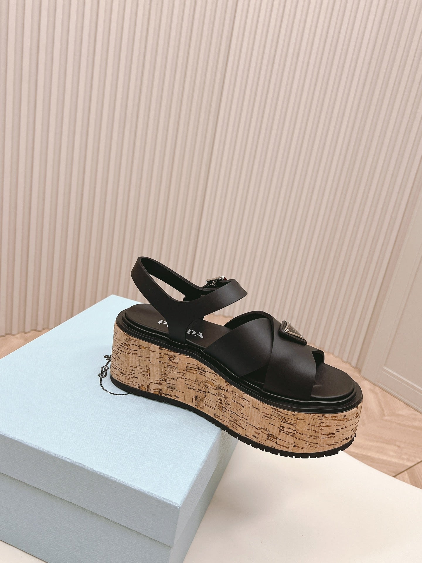 PRA WEDGE PLATFORM SANDALS BLACK CALFSKIN - 35