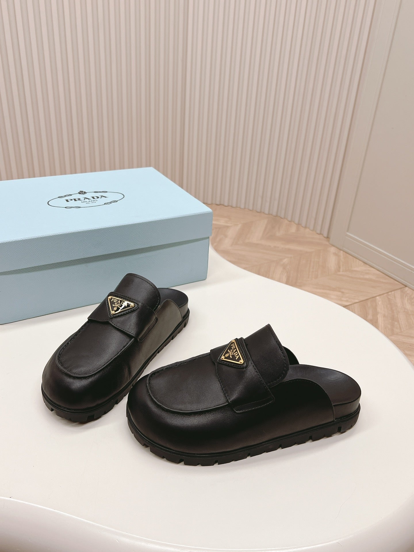 PRA SABOTS MULES BLACK CALFSKIN - 35
