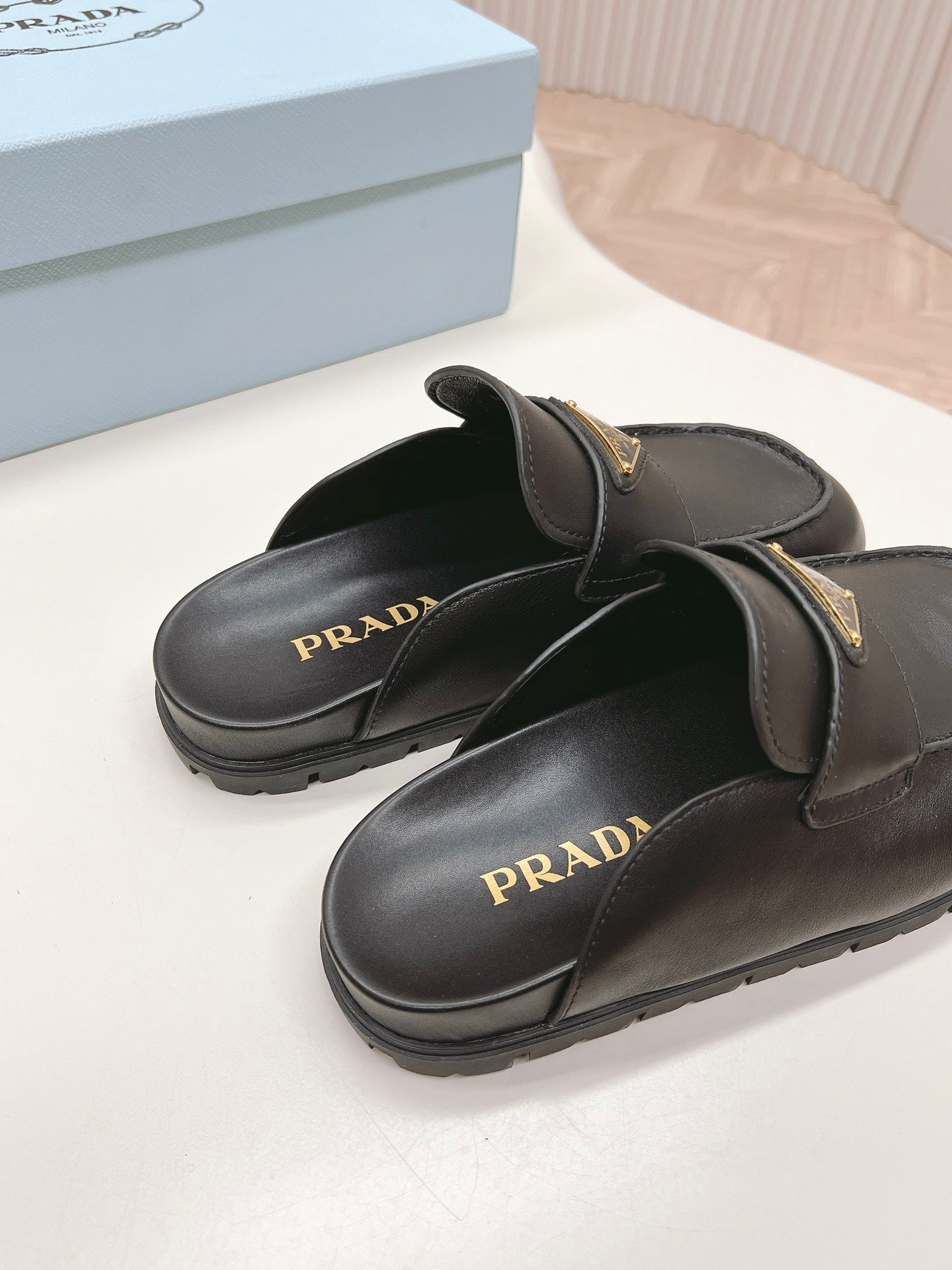 PRA SABOTS MULES BLACK CALFSKIN - 35