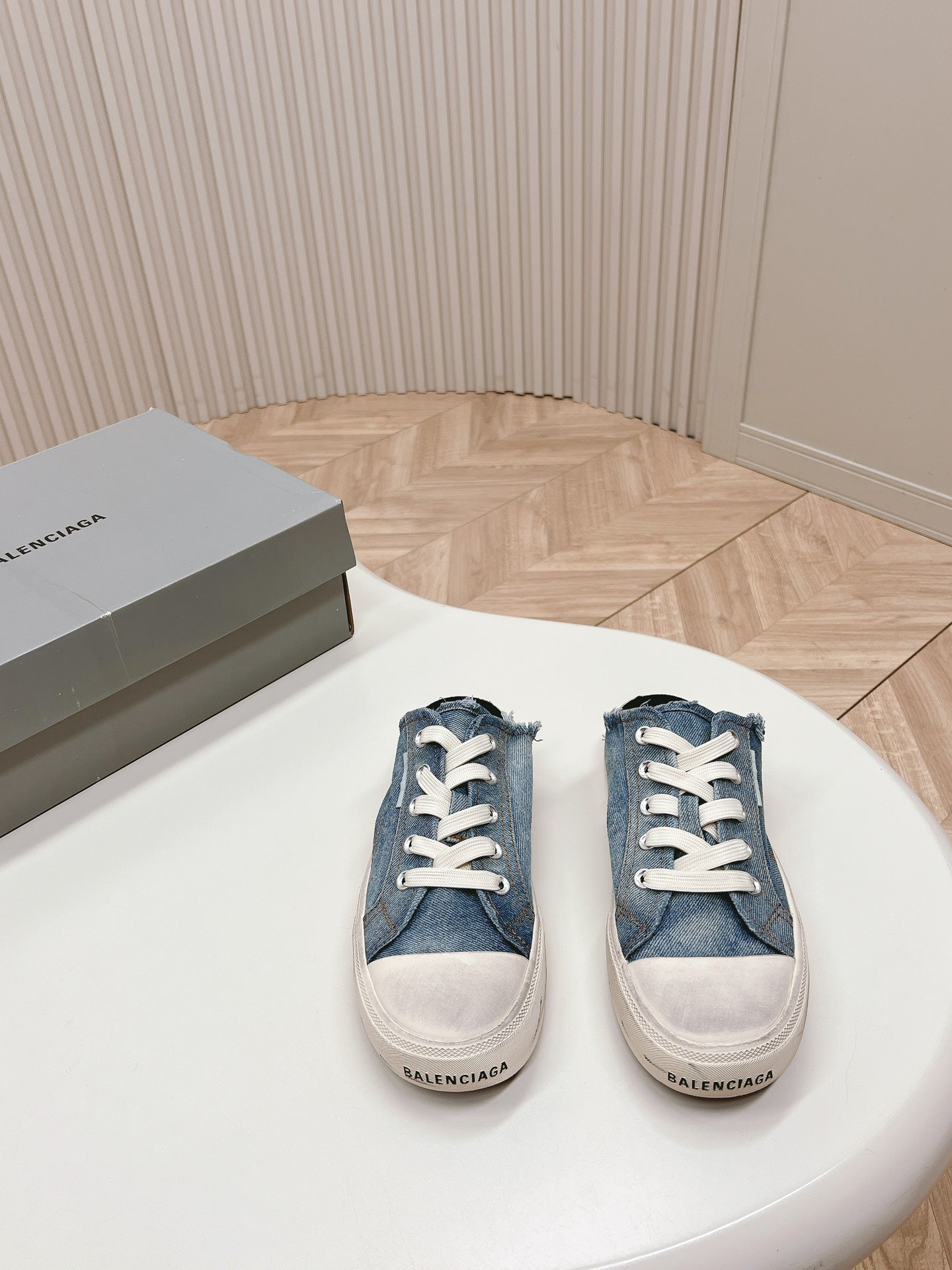 PARIS MULES IN BLUE DESTROYED DENIM AND RUBBER - 35