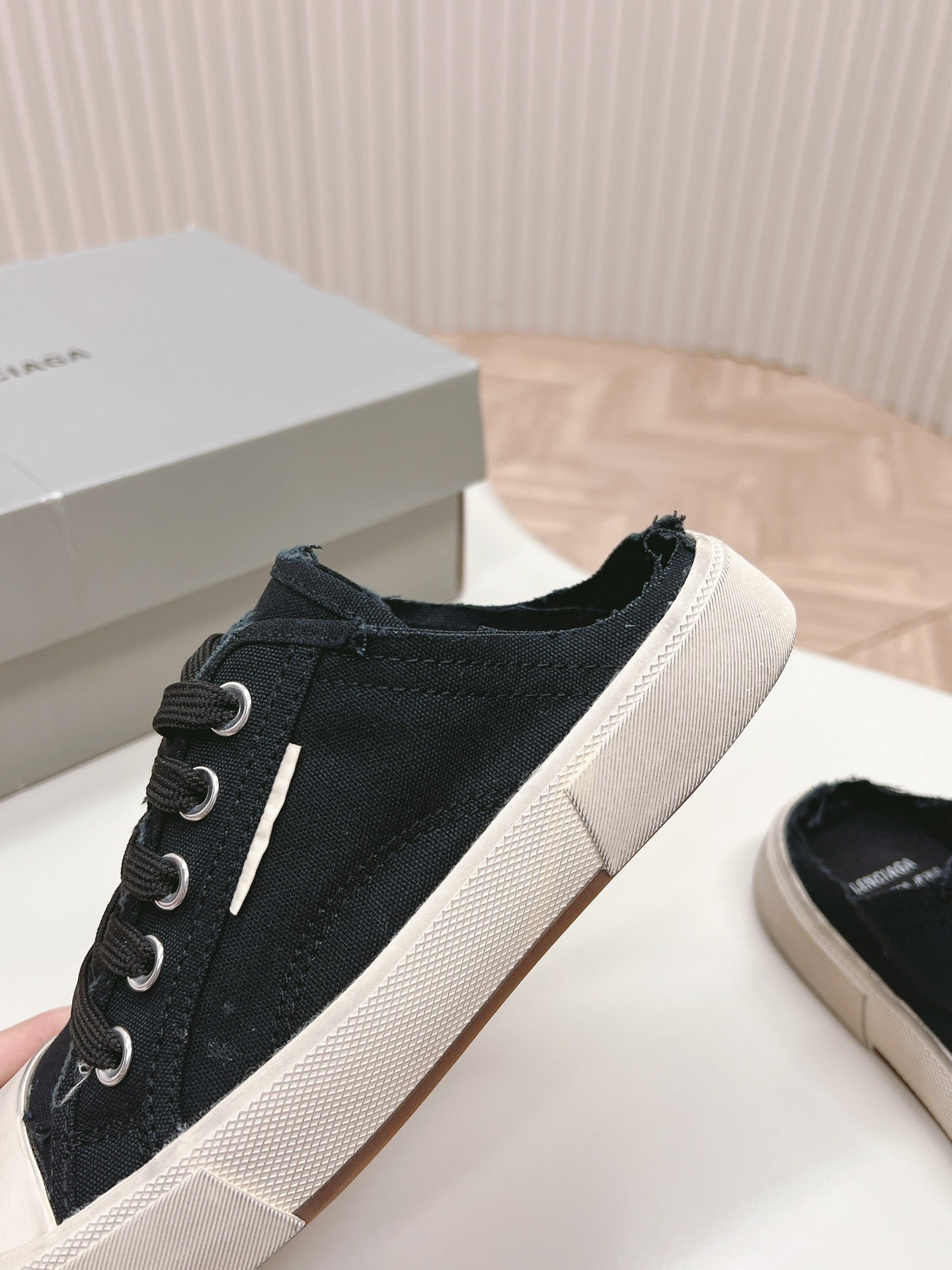 PARIS MULES IN BLACK DESTROYED DENIM AND RUBBER - 35