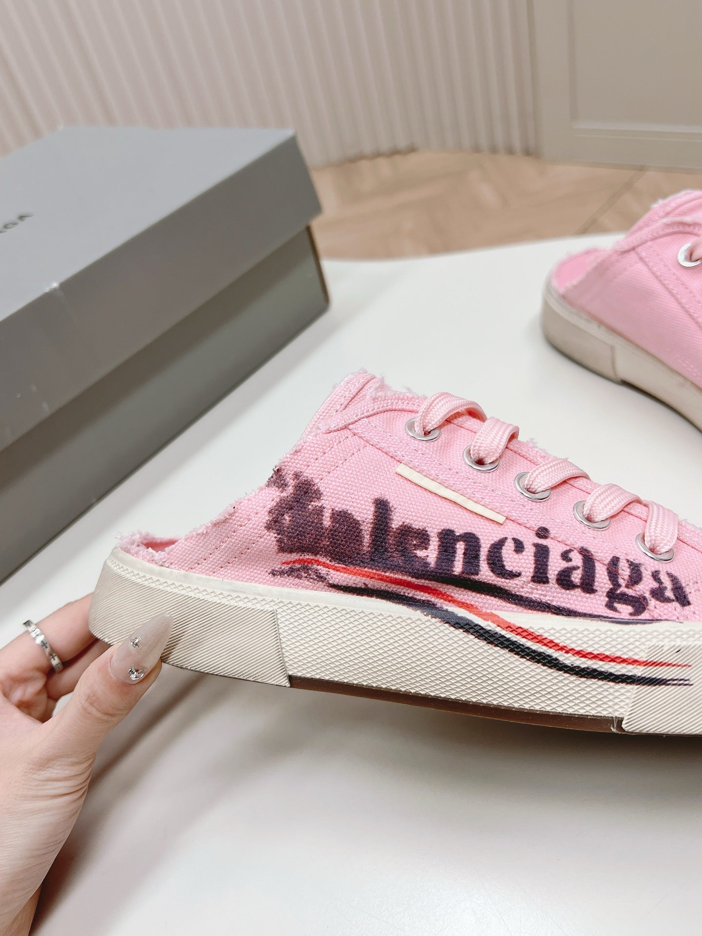 SNEAKER MULES IN PINK CANVAS GRAFFITI LOGO - 35