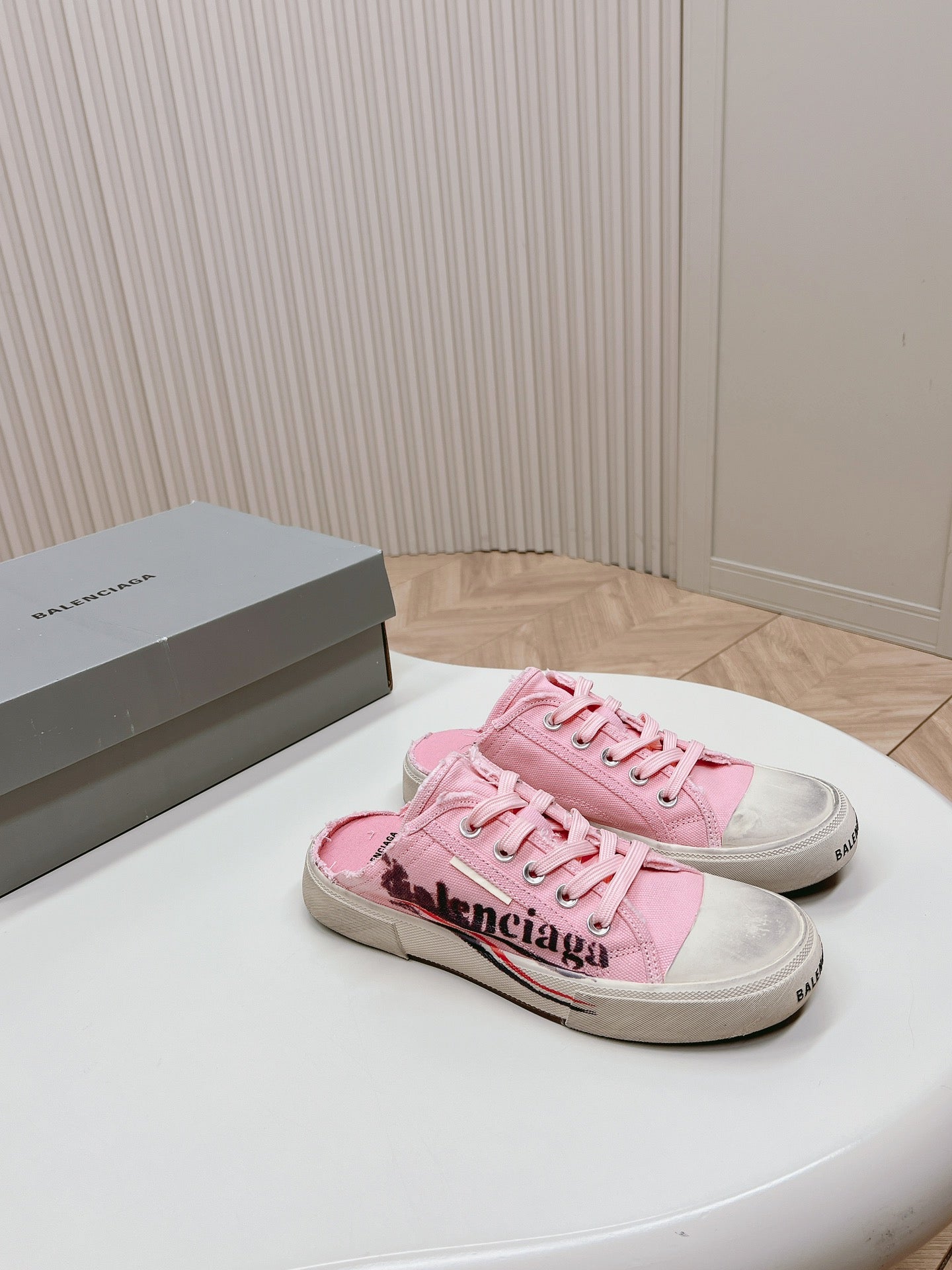 SNEAKER MULES IN PINK CANVAS GRAFFITI LOGO - 35