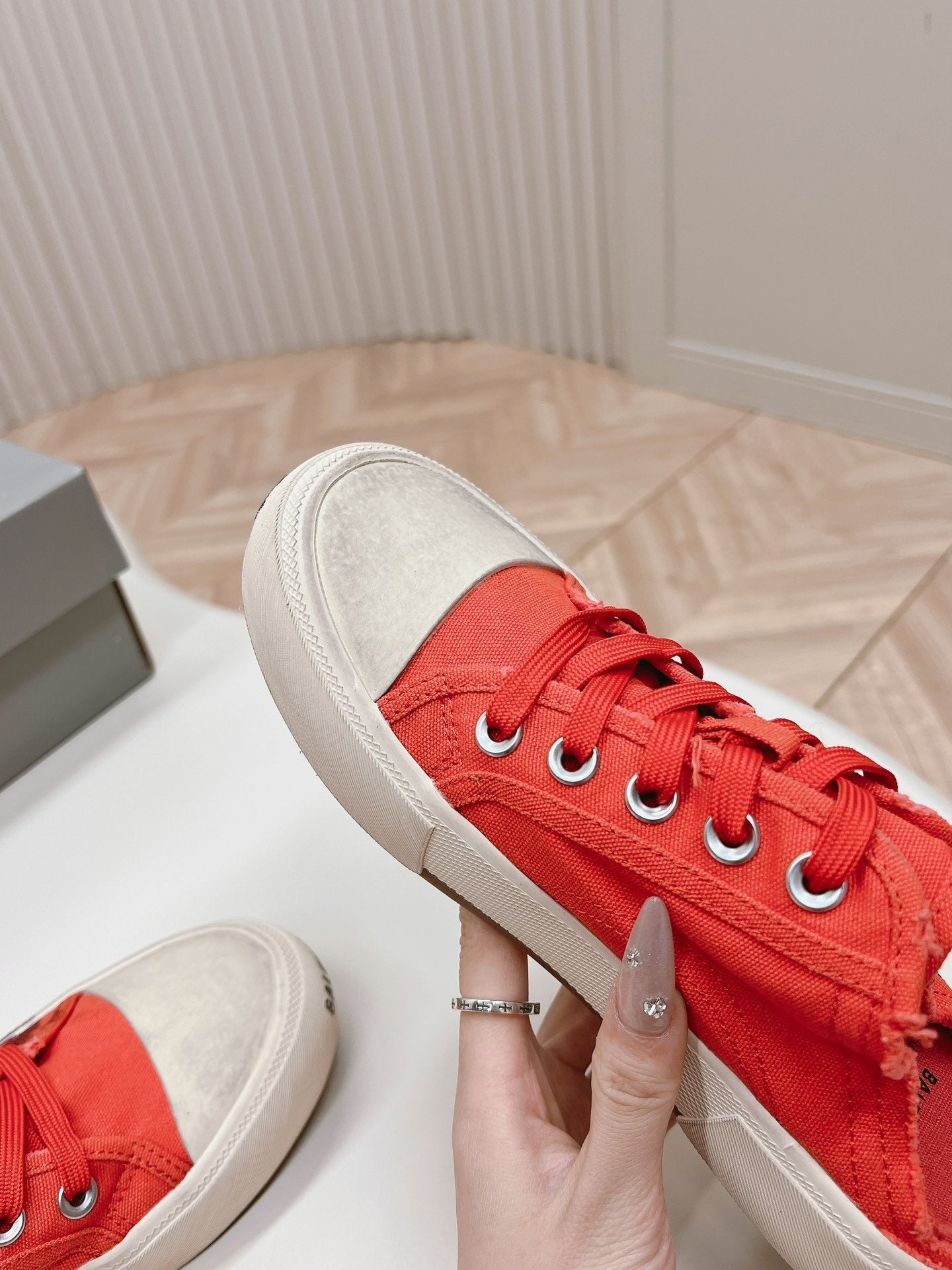 SNEAKER MULES IN RED CANVAS GRAFFITI LOGO - 35