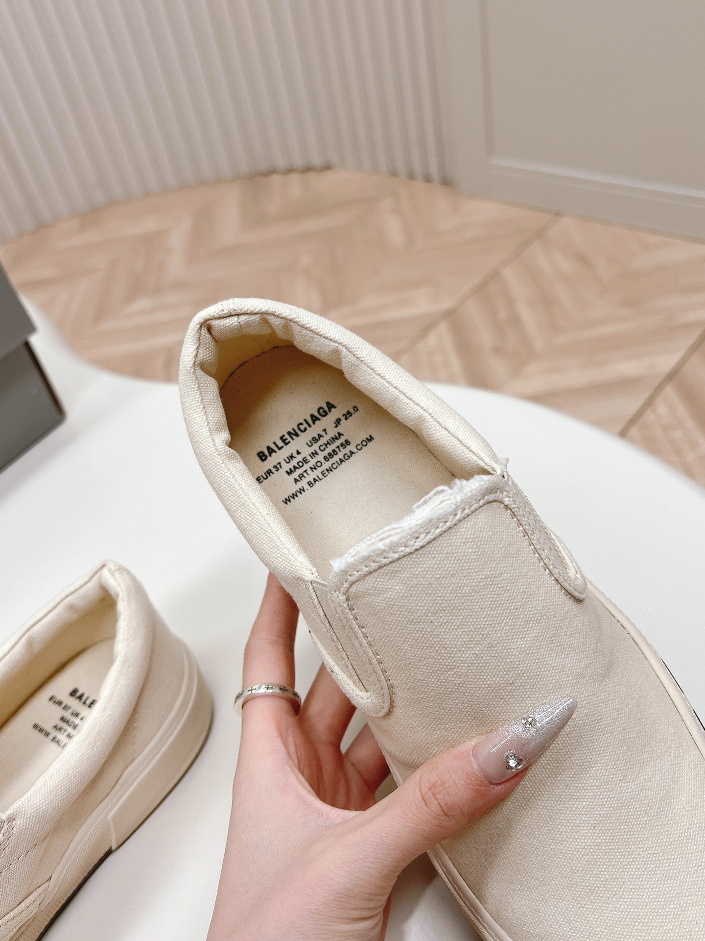 SLIP-ON SNEAKERS GRAFFITI IN WHITE CANVAS - 35