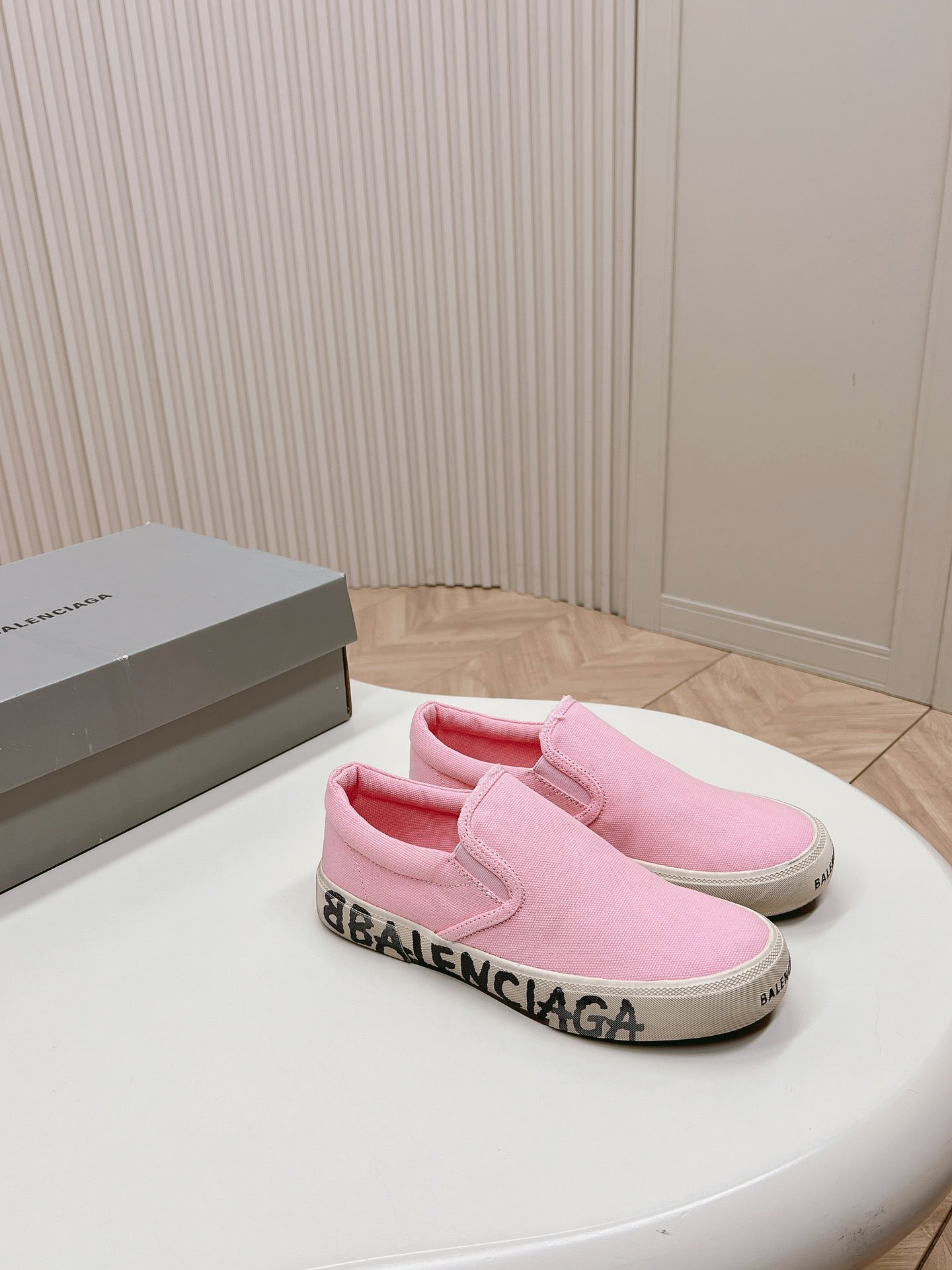 SLIP-ON SNEAKERS GRAFFITI IN PINK CANVAS - 35