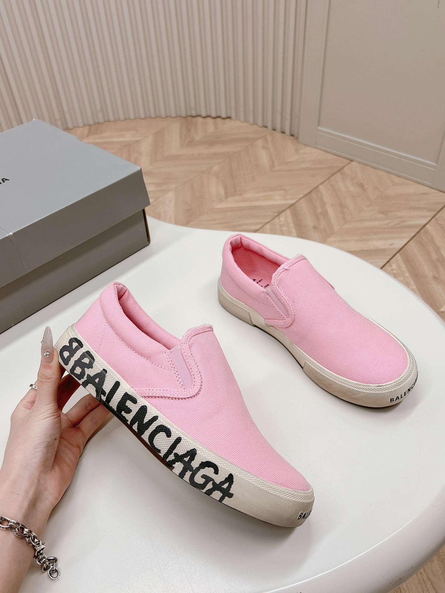 SLIP-ON SNEAKERS GRAFFITI IN PINK CANVAS - 35