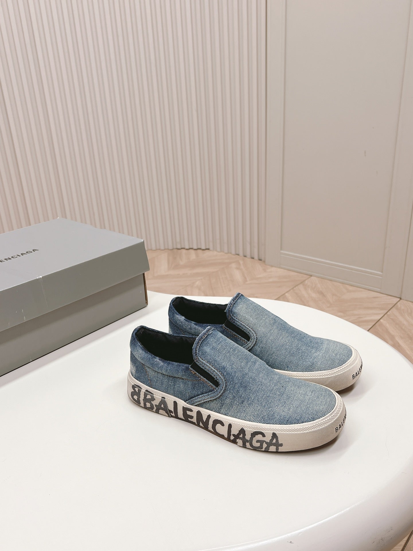 SLIP-ON SNEAKERS GRAFFITI IN LIGHT BLUE DENIM - 35