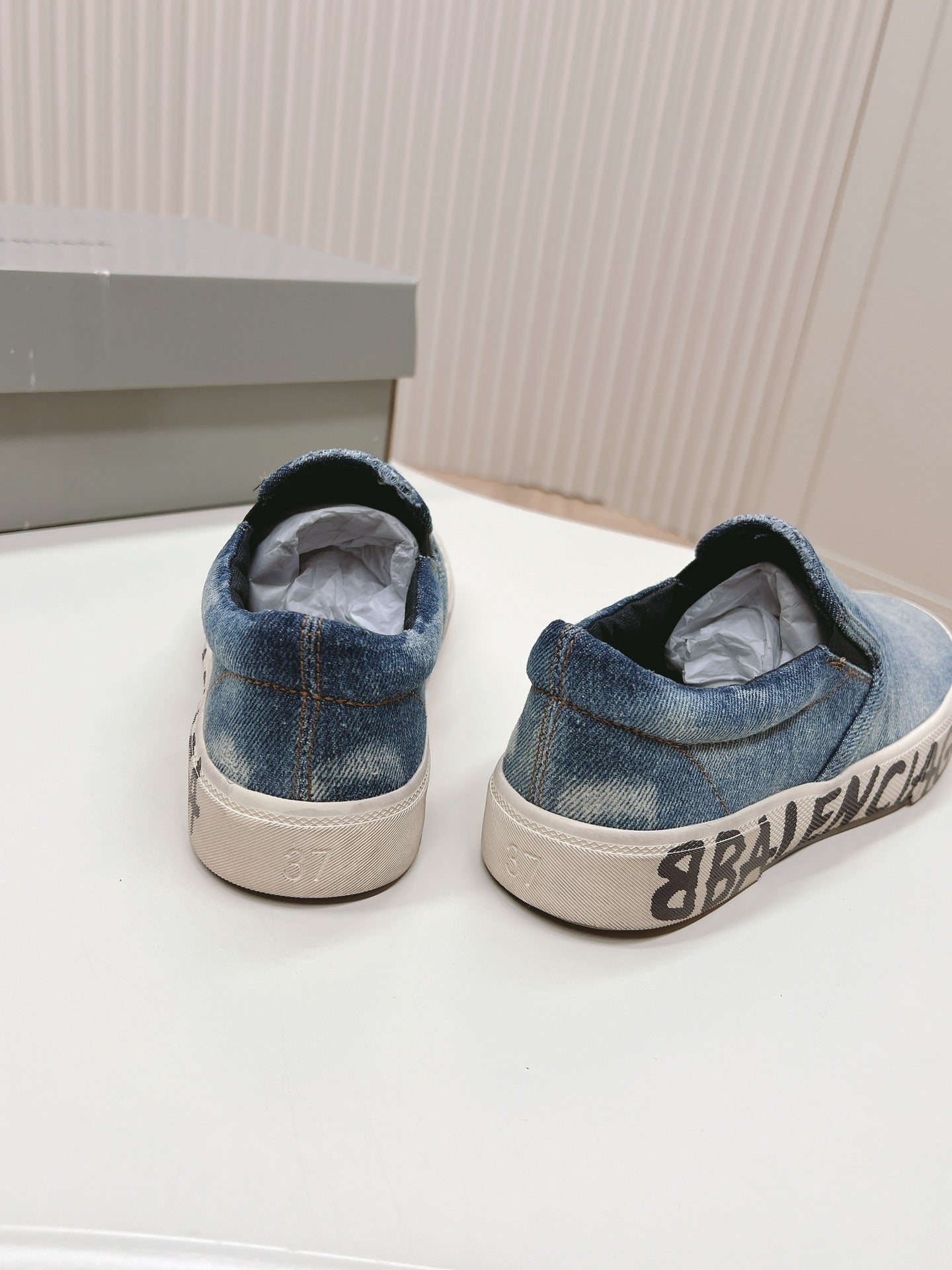 SLIP-ON SNEAKERS GRAFFITI IN LIGHT BLUE DENIM - 35