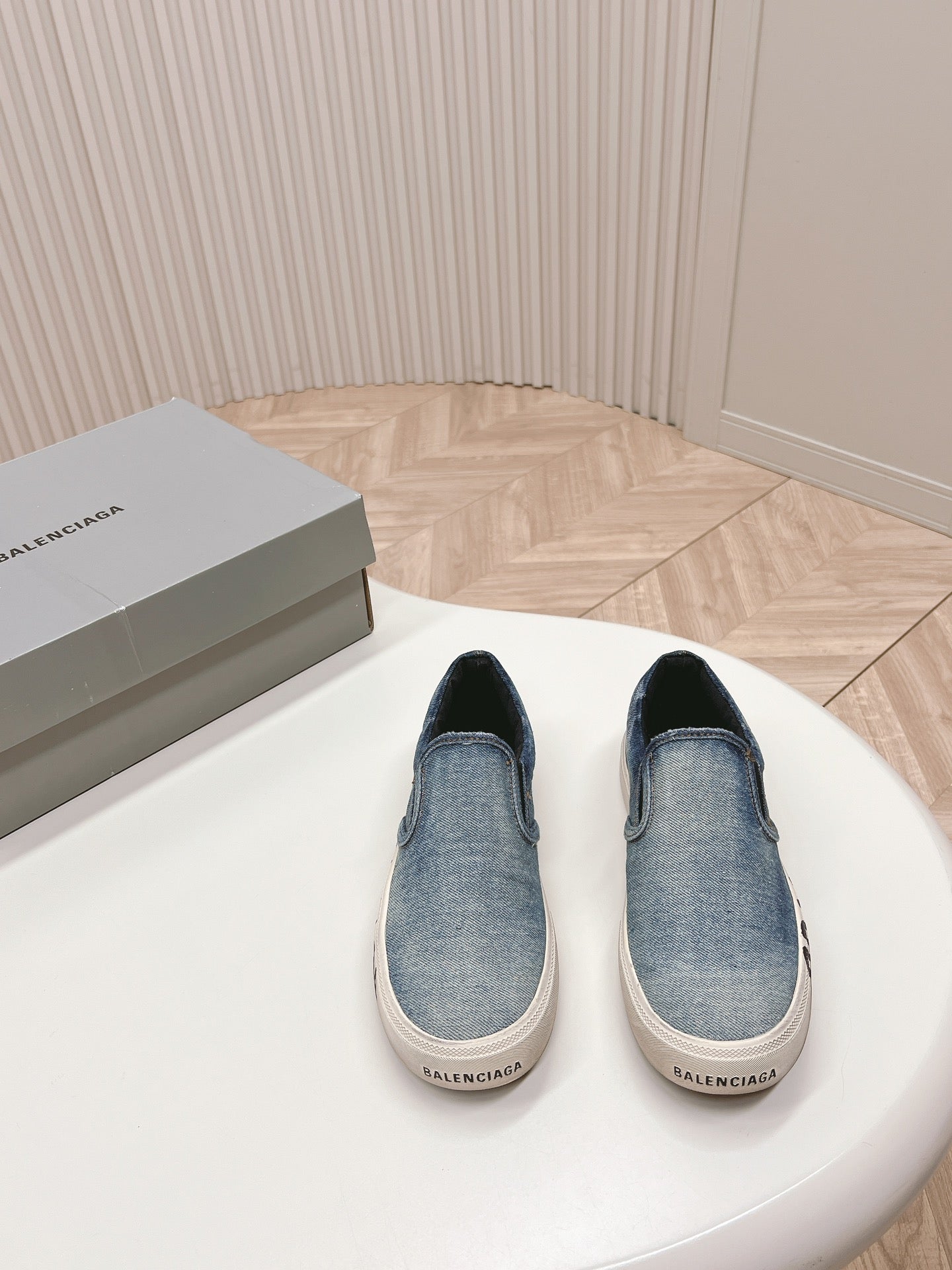 SLIP-ON SNEAKERS GRAFFITI IN LIGHT BLUE DENIM - 35