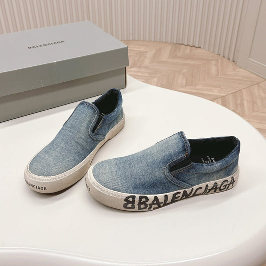 SLIP-ON SNEAKERS GRAFFITI IN LIGHT BLUE DENIM - 35