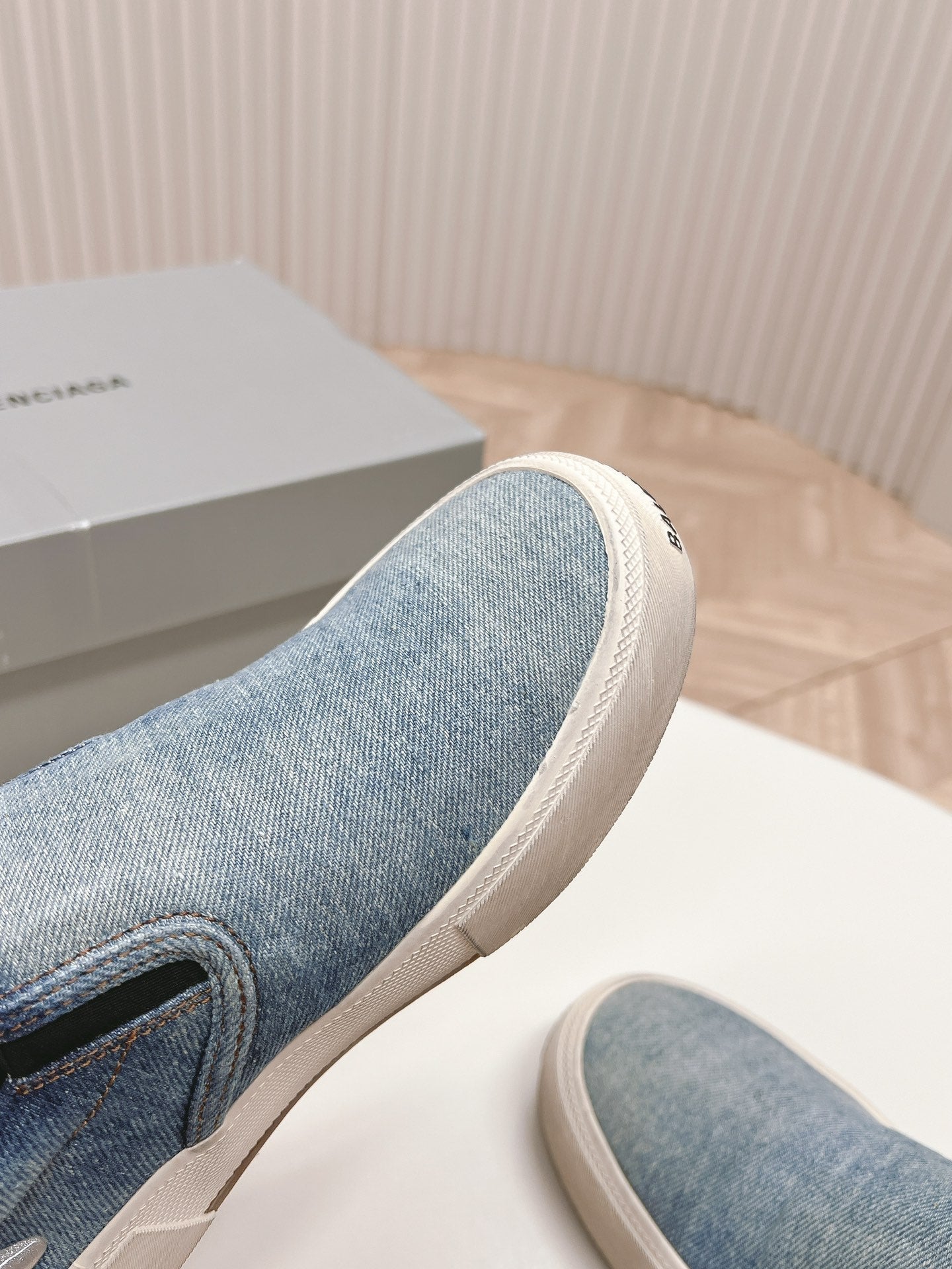 SLIP-ON SNEAKERS GRAFFITI IN LIGHT BLUE DENIM - 35