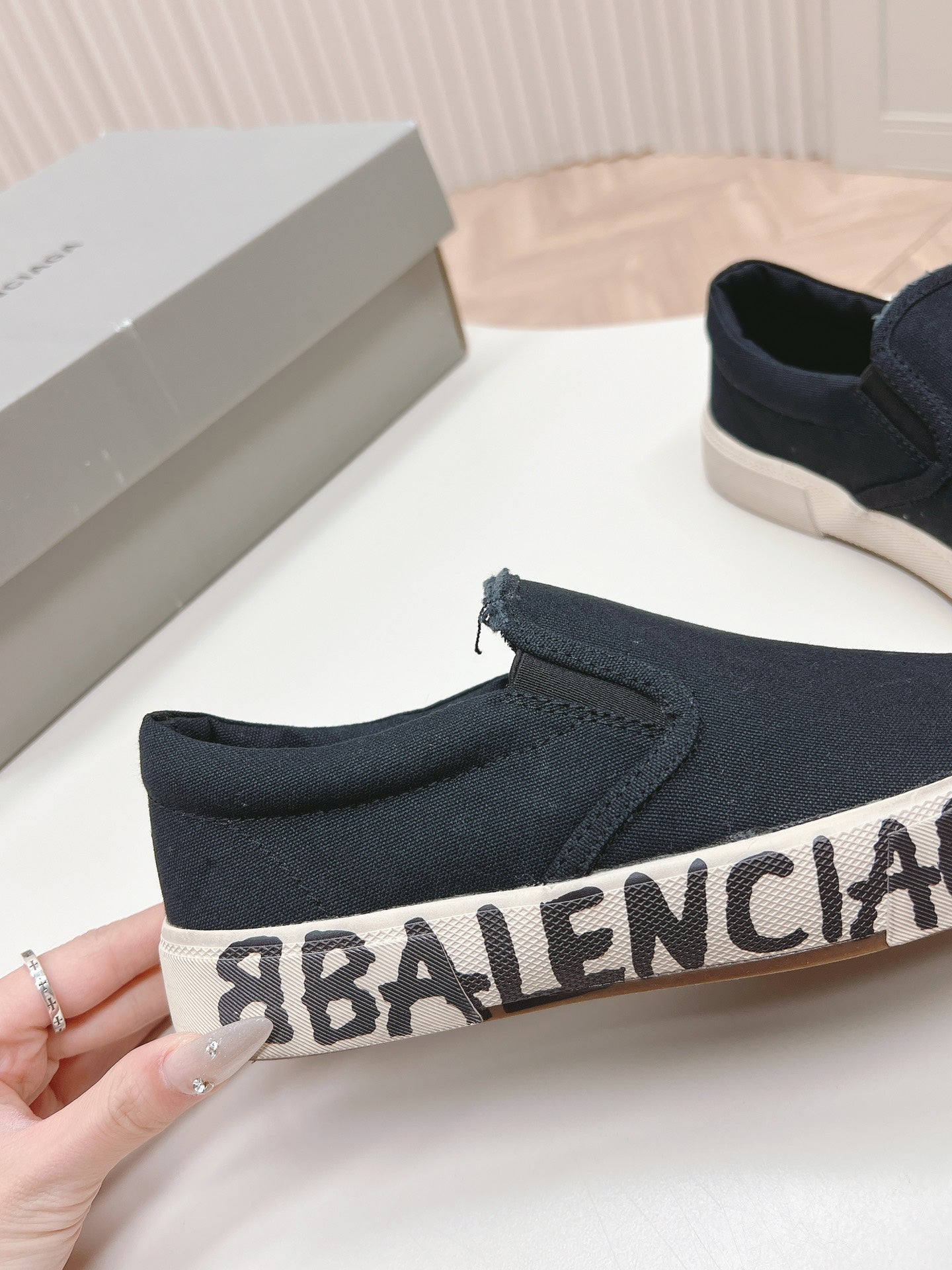 SLIP-ON SNEAKERS GRAFFITI IN BLACK CANVAS - 35