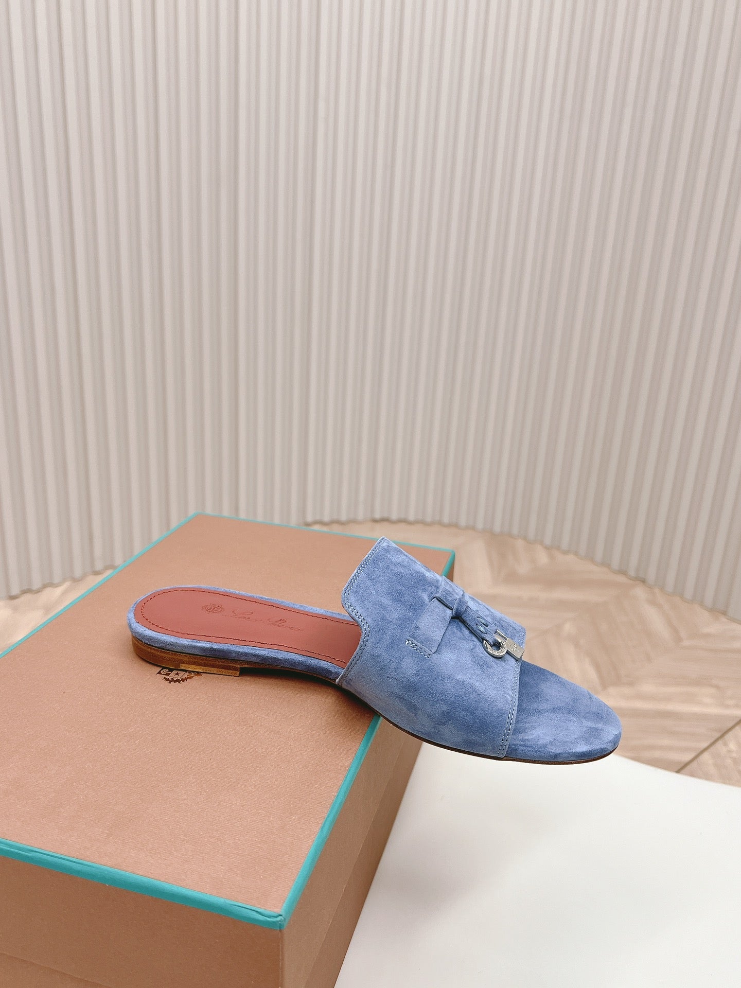 LP SUMMER CHARMS SANDALS IN AEGEAN SUEDE - 35