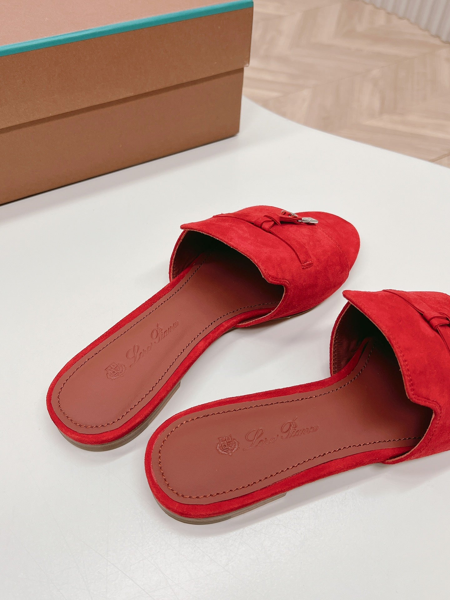 LP SUMMER CHARMS SANDALS IN CHERRY SUEDE - 35