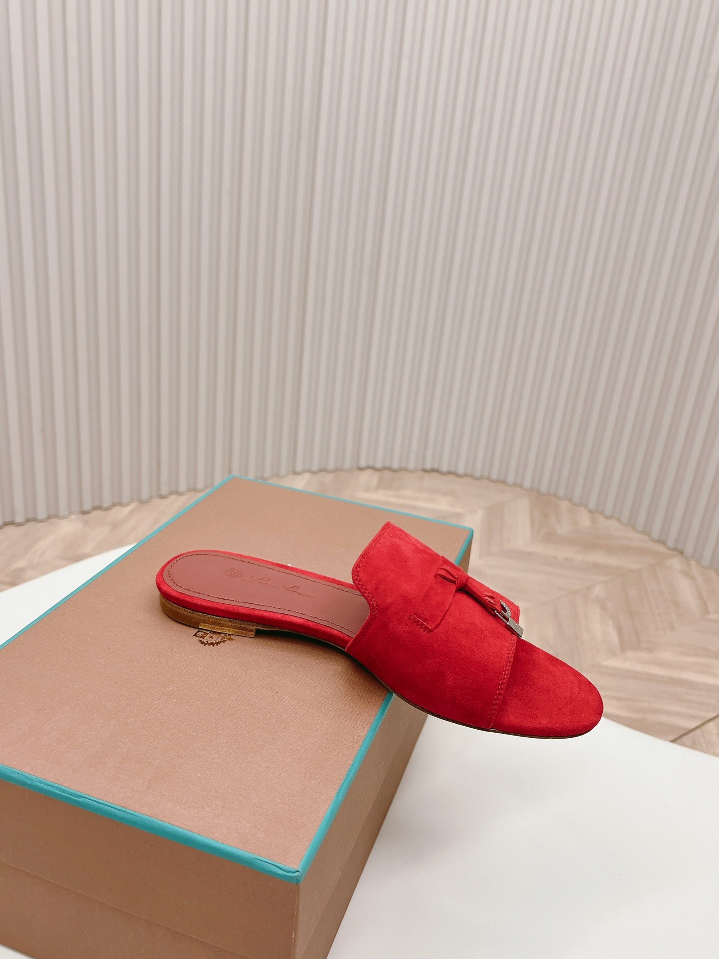 LP SUMMER CHARMS SANDALS IN CHERRY SUEDE - 35
