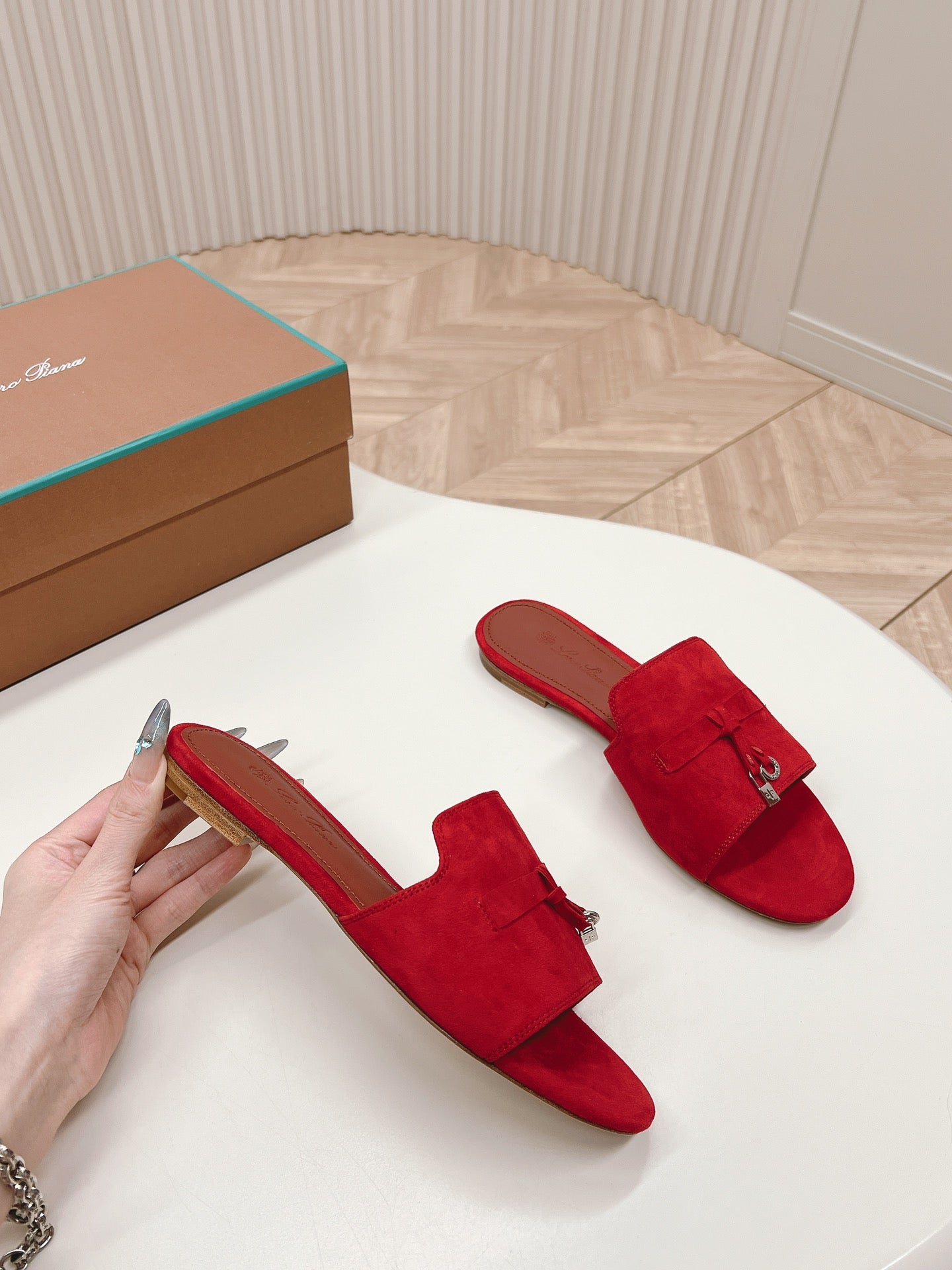 LP SUMMER CHARMS SANDALS IN CHERRY SUEDE - 35