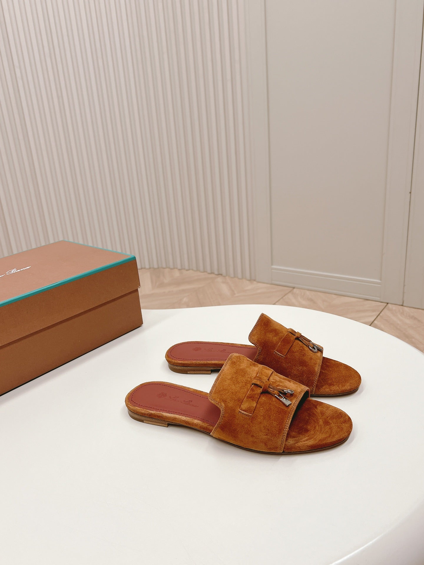 LP SUMMER CHARMS SANDALS IN BROWN SUEDE - 35