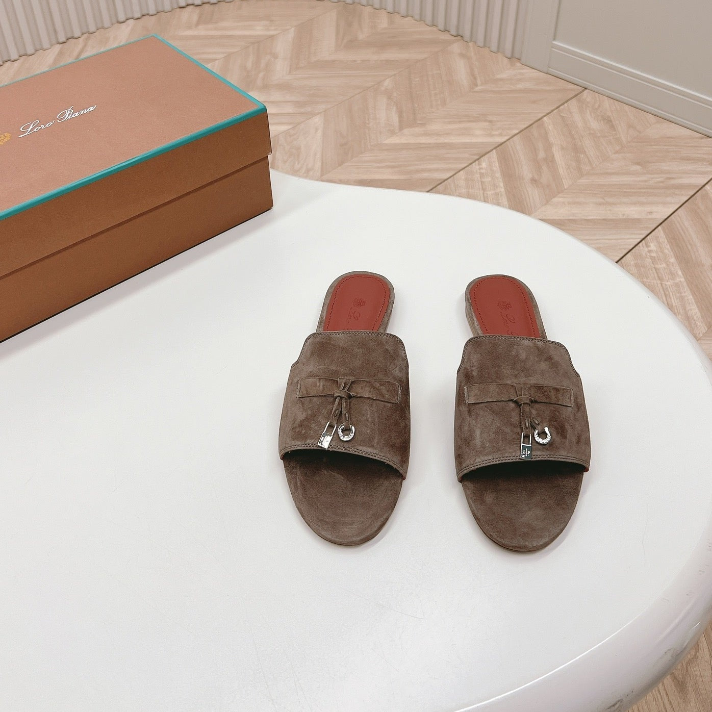 LP SUMMER CHARMS SANDALS IN ASH BROWN SUEDE - 35