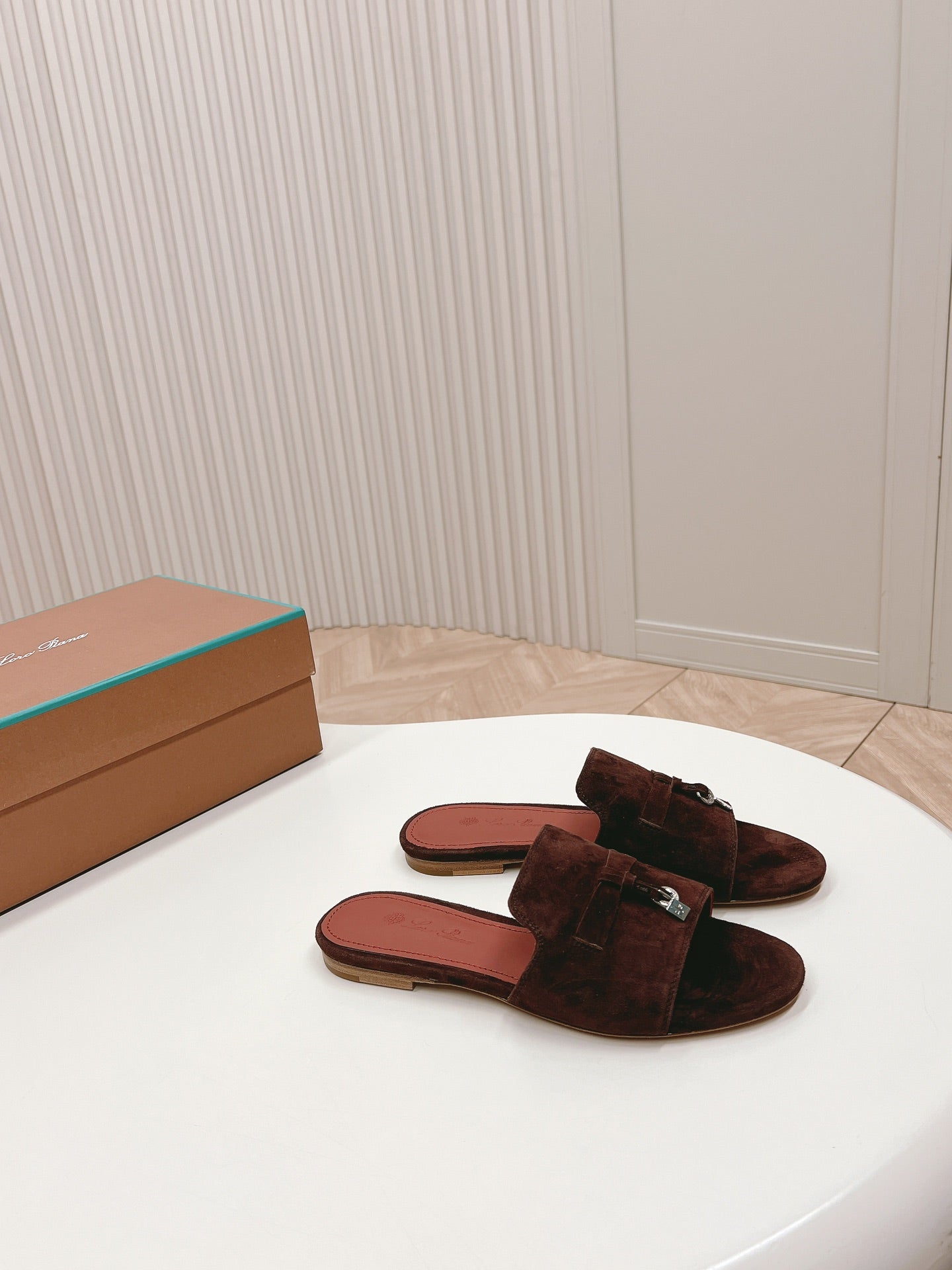 LP SUMMER CHARMS SANDALS IN BURNT UMBER SUEDE - 35