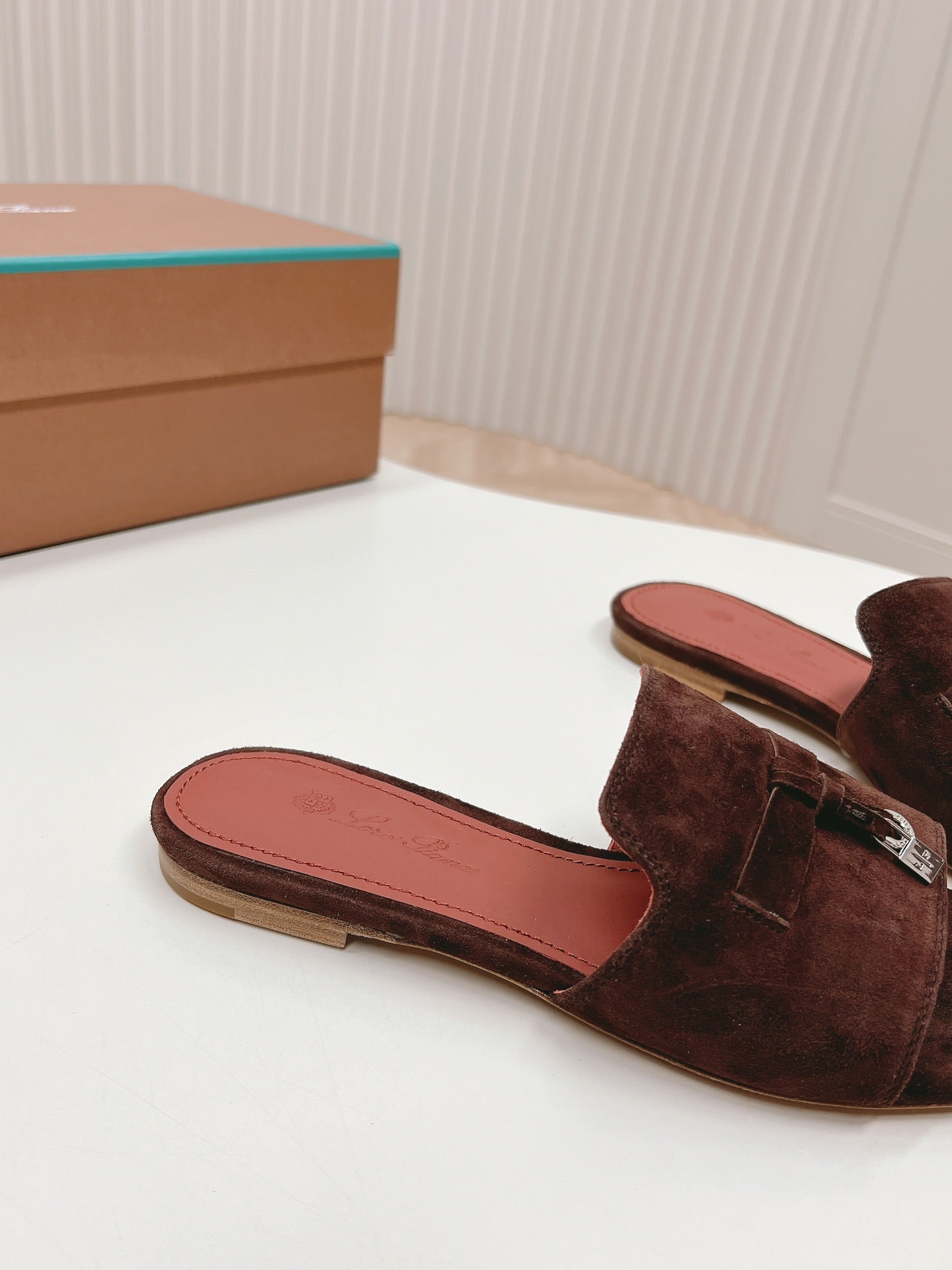 LP SUMMER CHARMS SANDALS IN BURNT UMBER SUEDE - 35