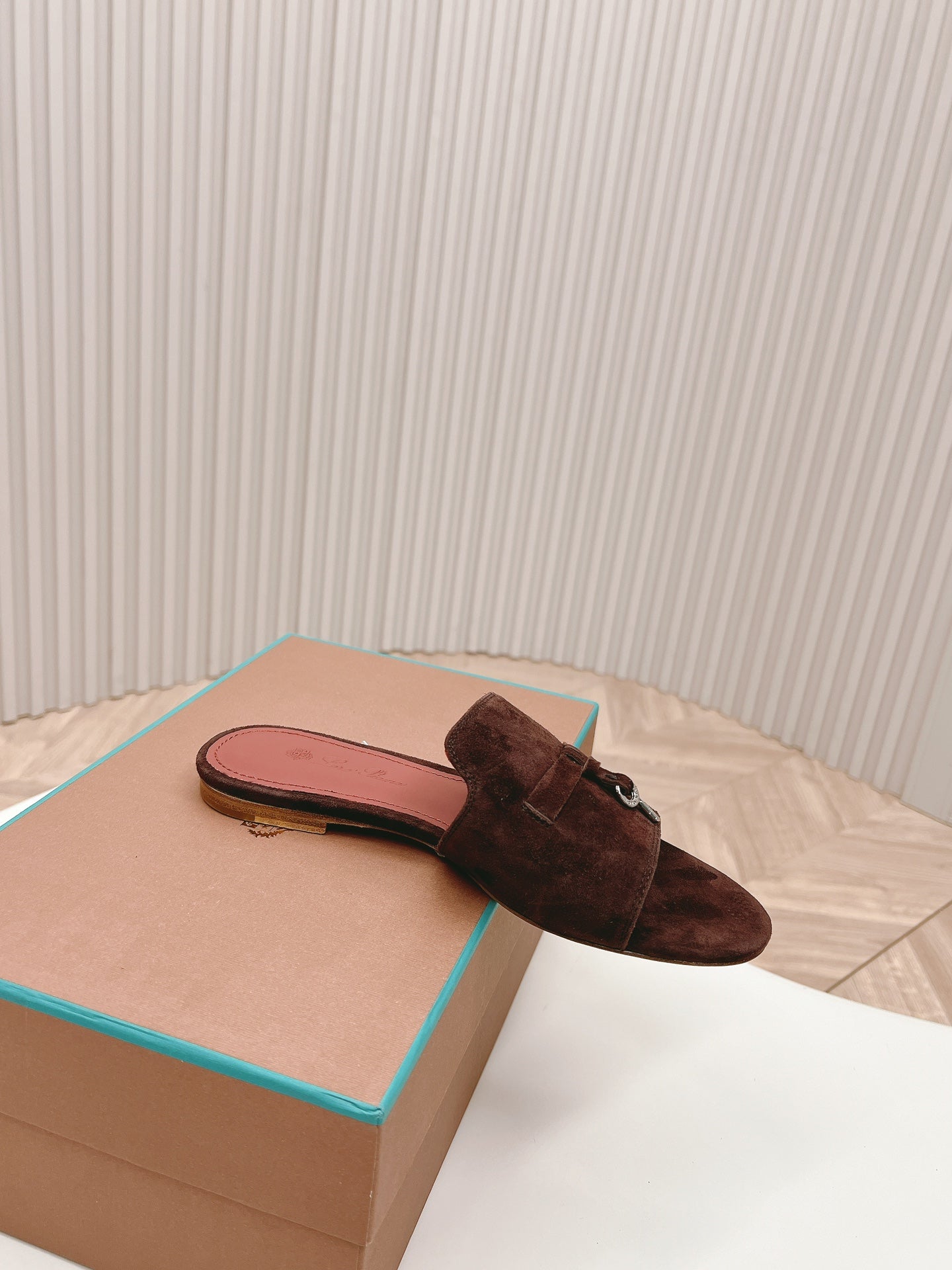 LP SUMMER CHARMS SANDALS IN BURNT UMBER SUEDE - 35