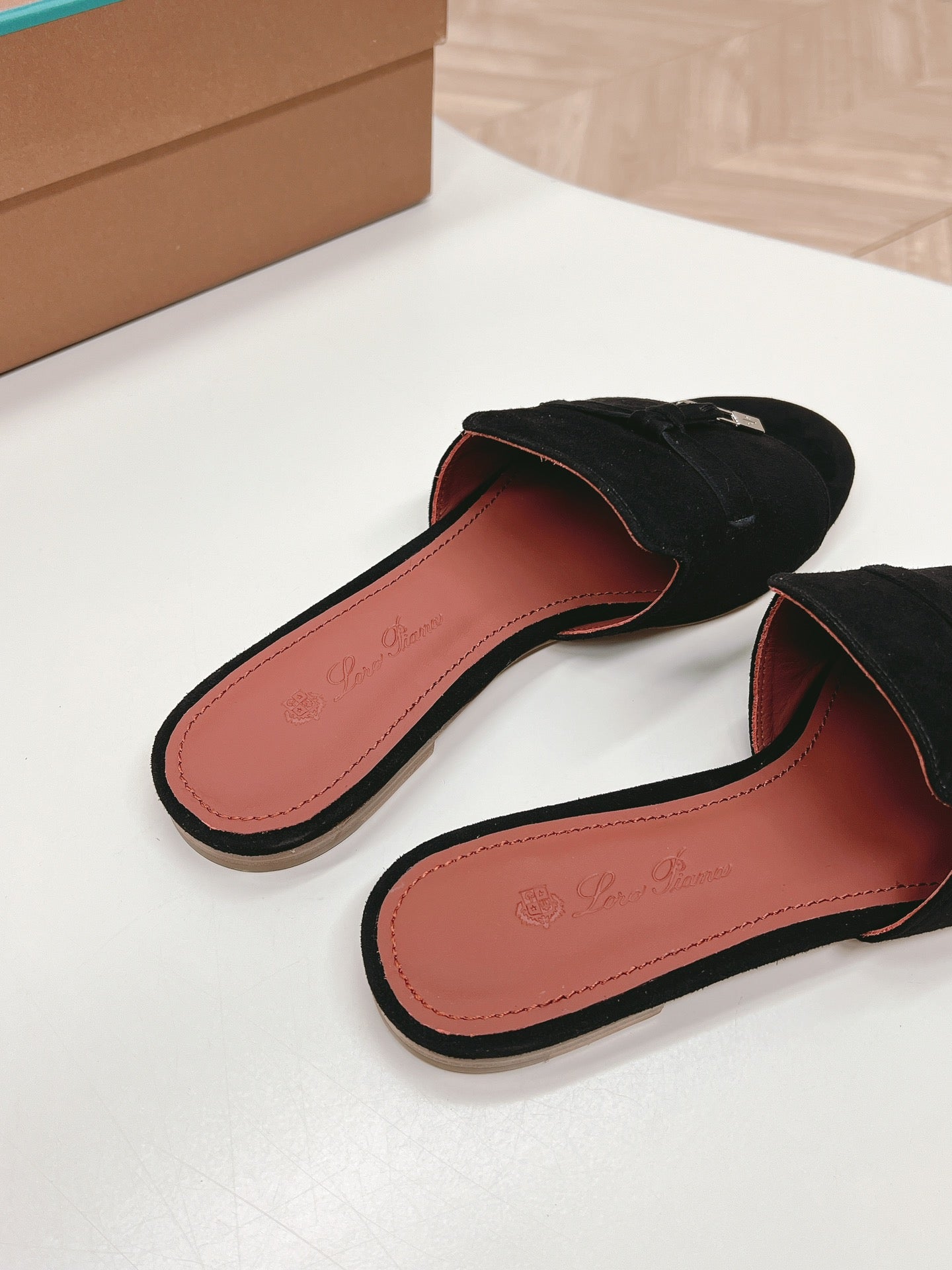 LP SUMMER CHARMS SANDALS IN BLACK SUEDE - 35