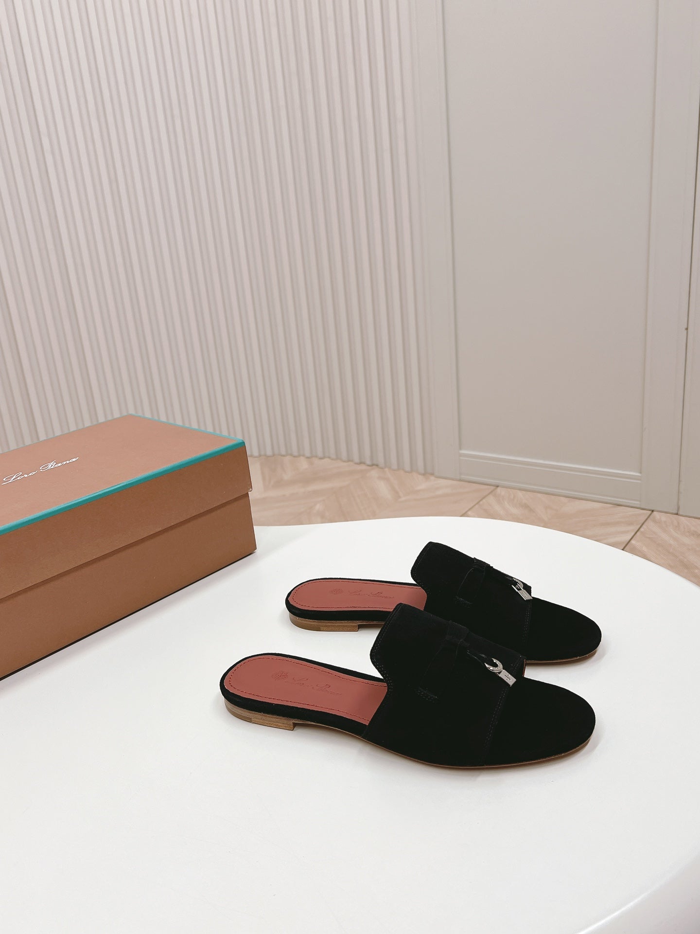 LP SUMMER CHARMS SANDALS IN BLACK SUEDE - 35