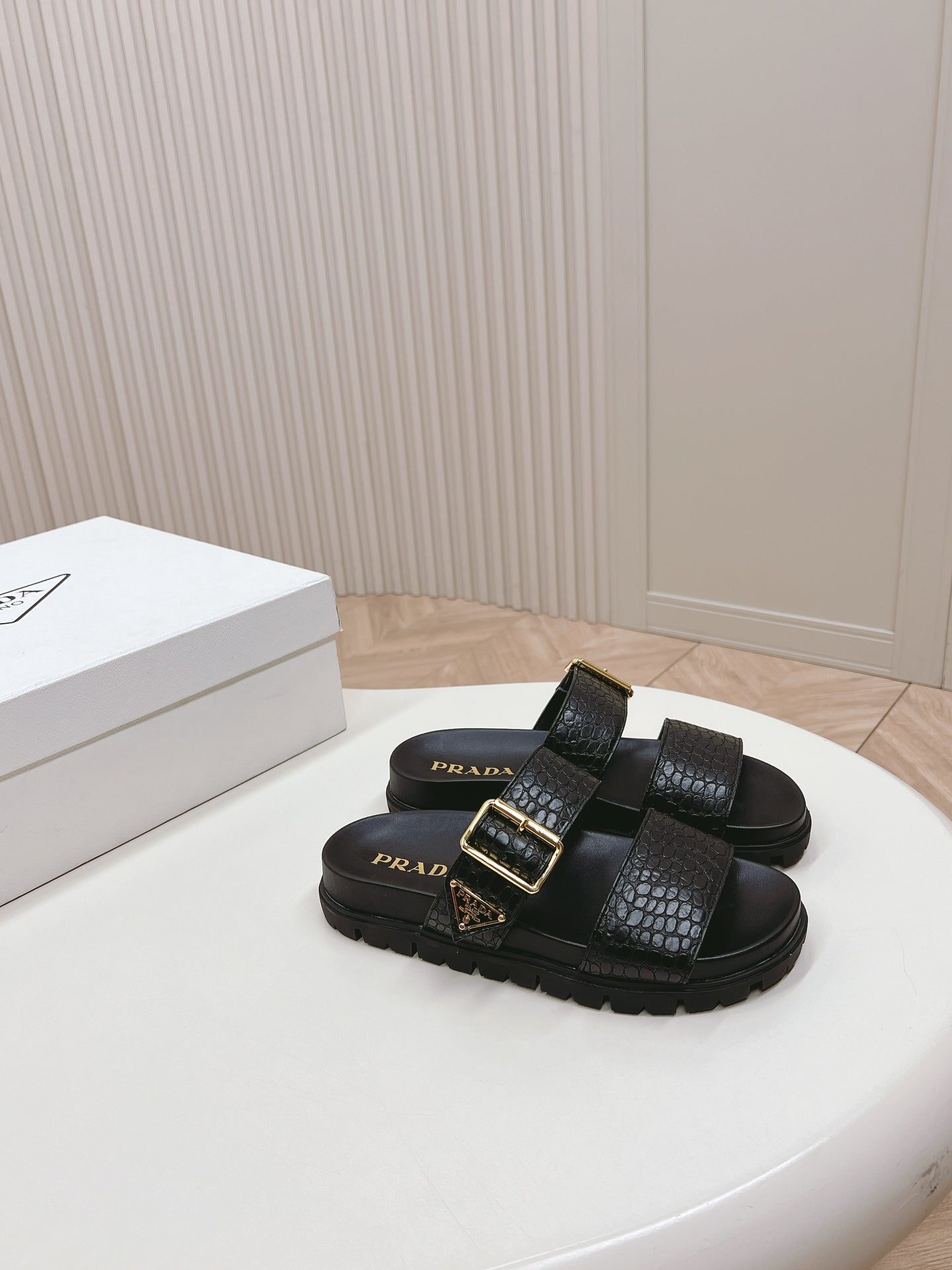 PRA CROCODILE MOTIF SLIDES SANDALS BLACK CALFSKIN - 35