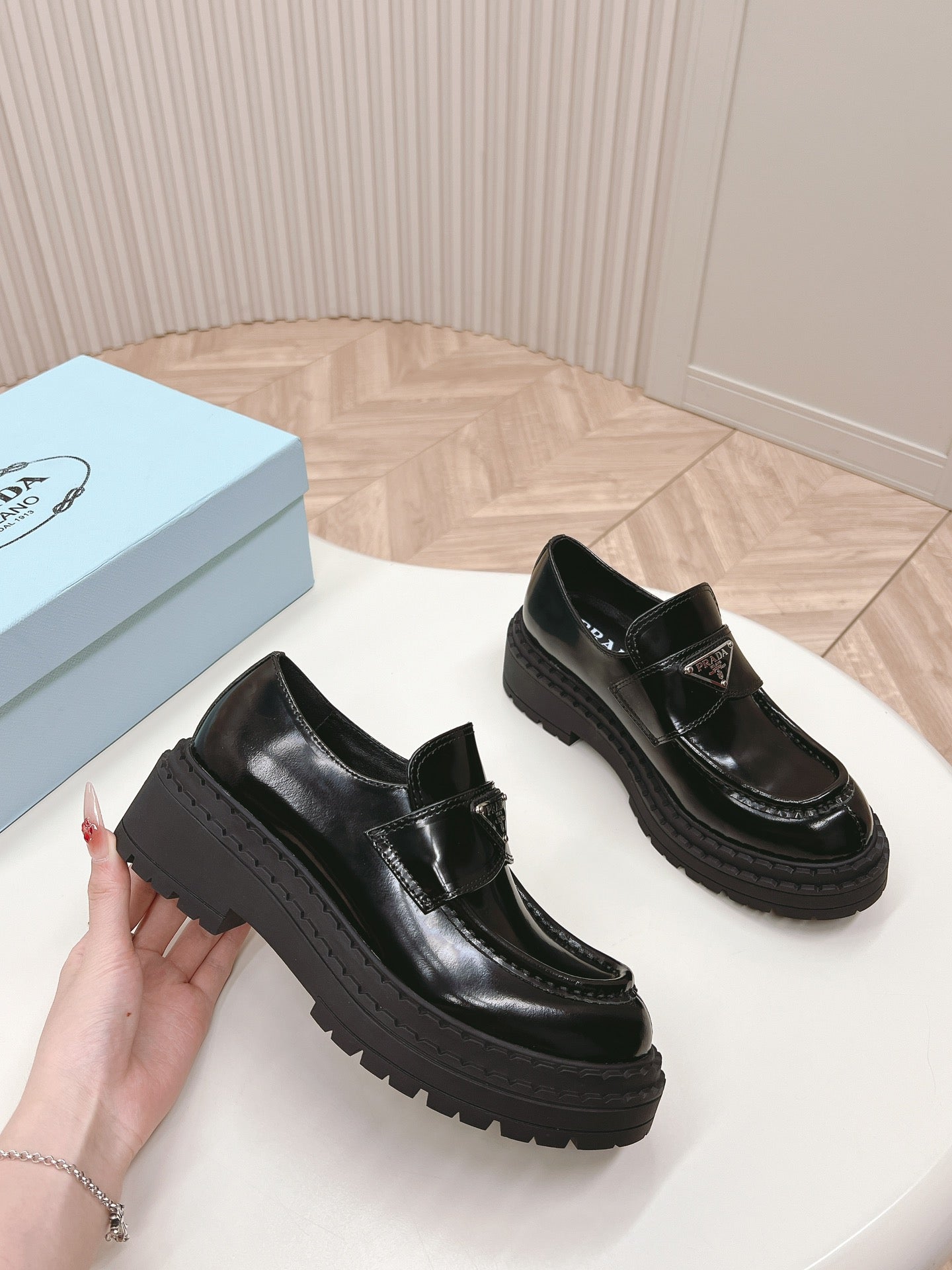 PRA BRUSHED MONOLITH LOAFERS GLOSSY BLACK CALFSKIN - 35