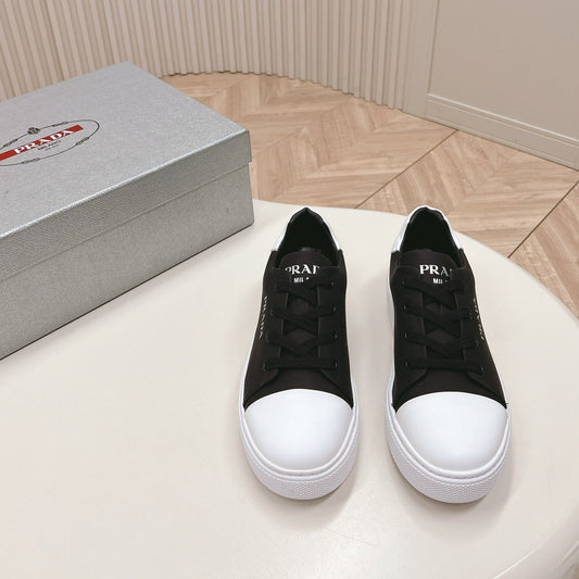 PRA LOGO OUTLET BASIC SNEAKERS BLACK AND WHITE TOE CALFSKIN - 35