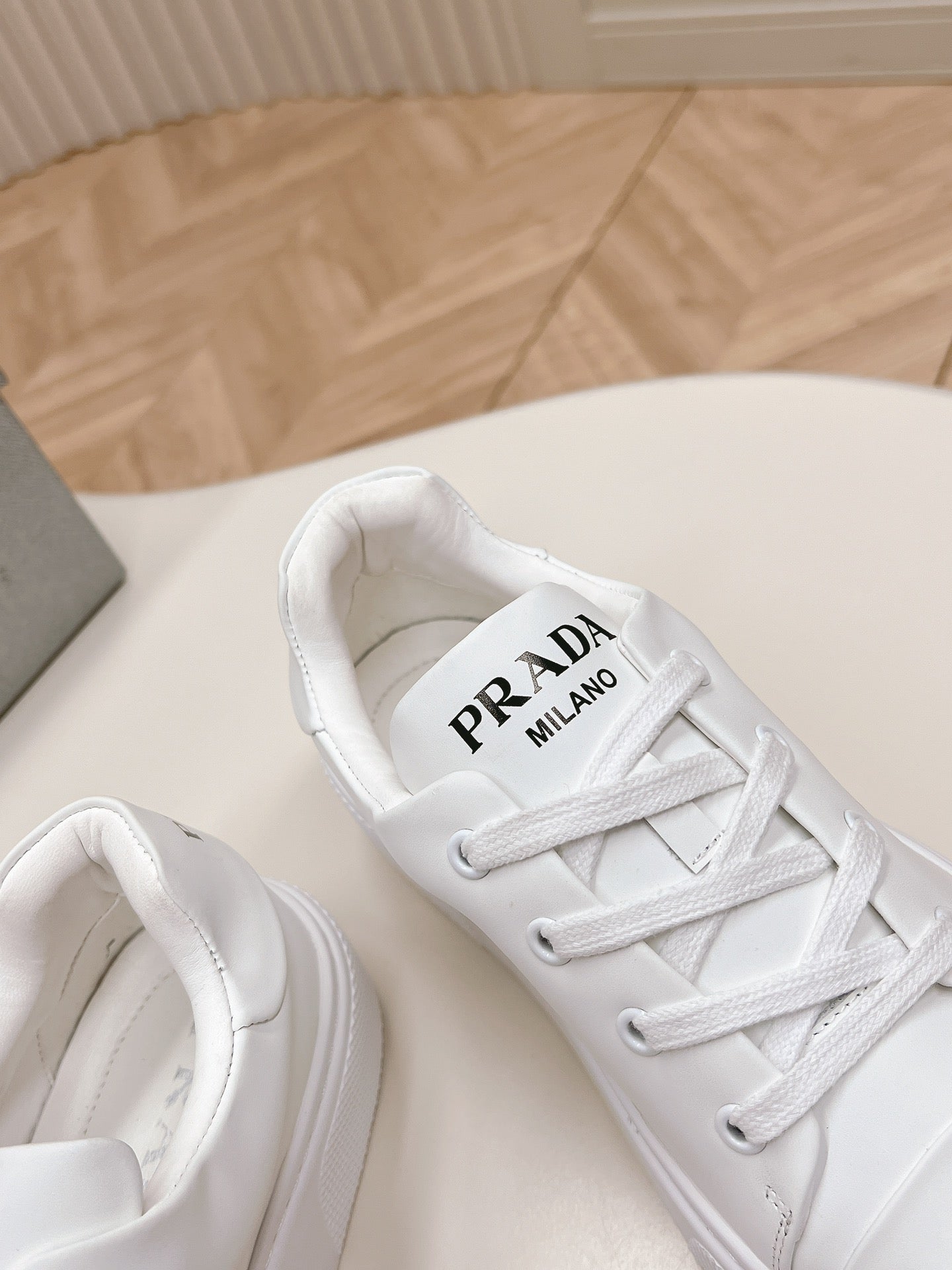 PRA LOGO OUTLET BASIC SNEAKERS WHITE CALFSKIN - 35