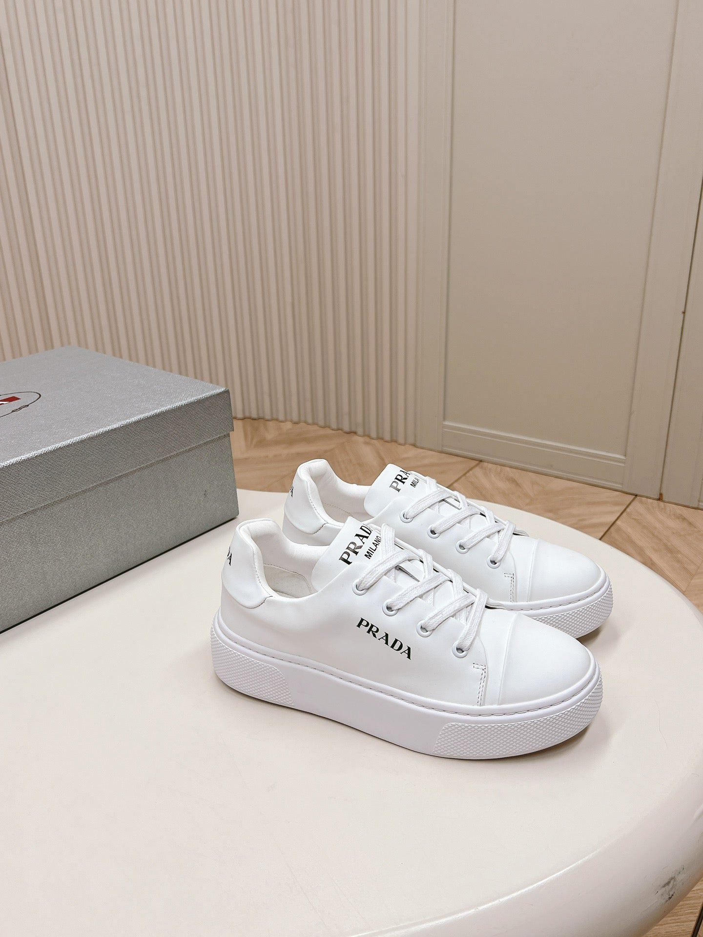 PRA LOGO OUTLET BASIC SNEAKERS WHITE CALFSKIN - 35
