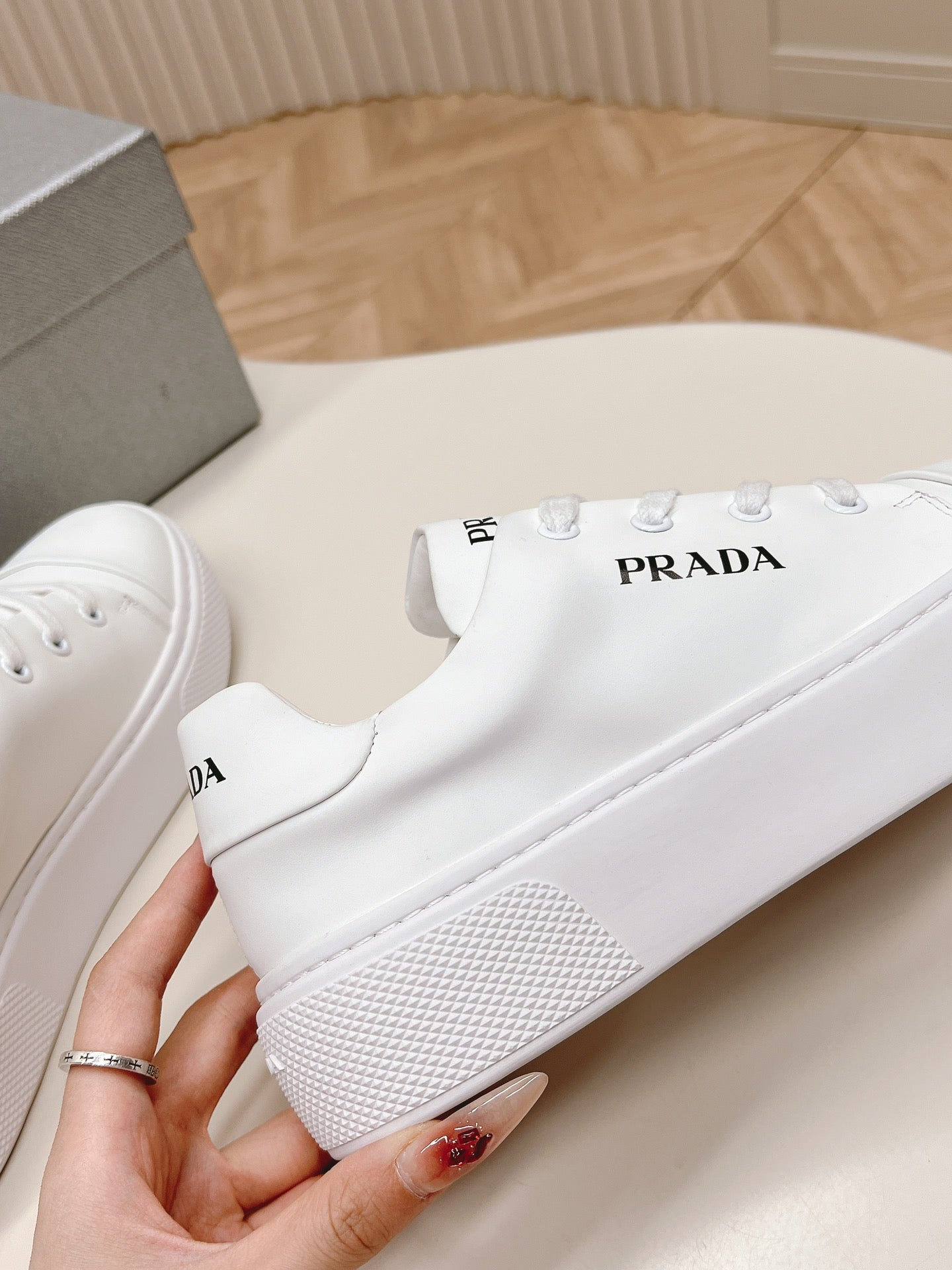 PRA LOGO OUTLET BASIC SNEAKERS WHITE CALFSKIN - 35